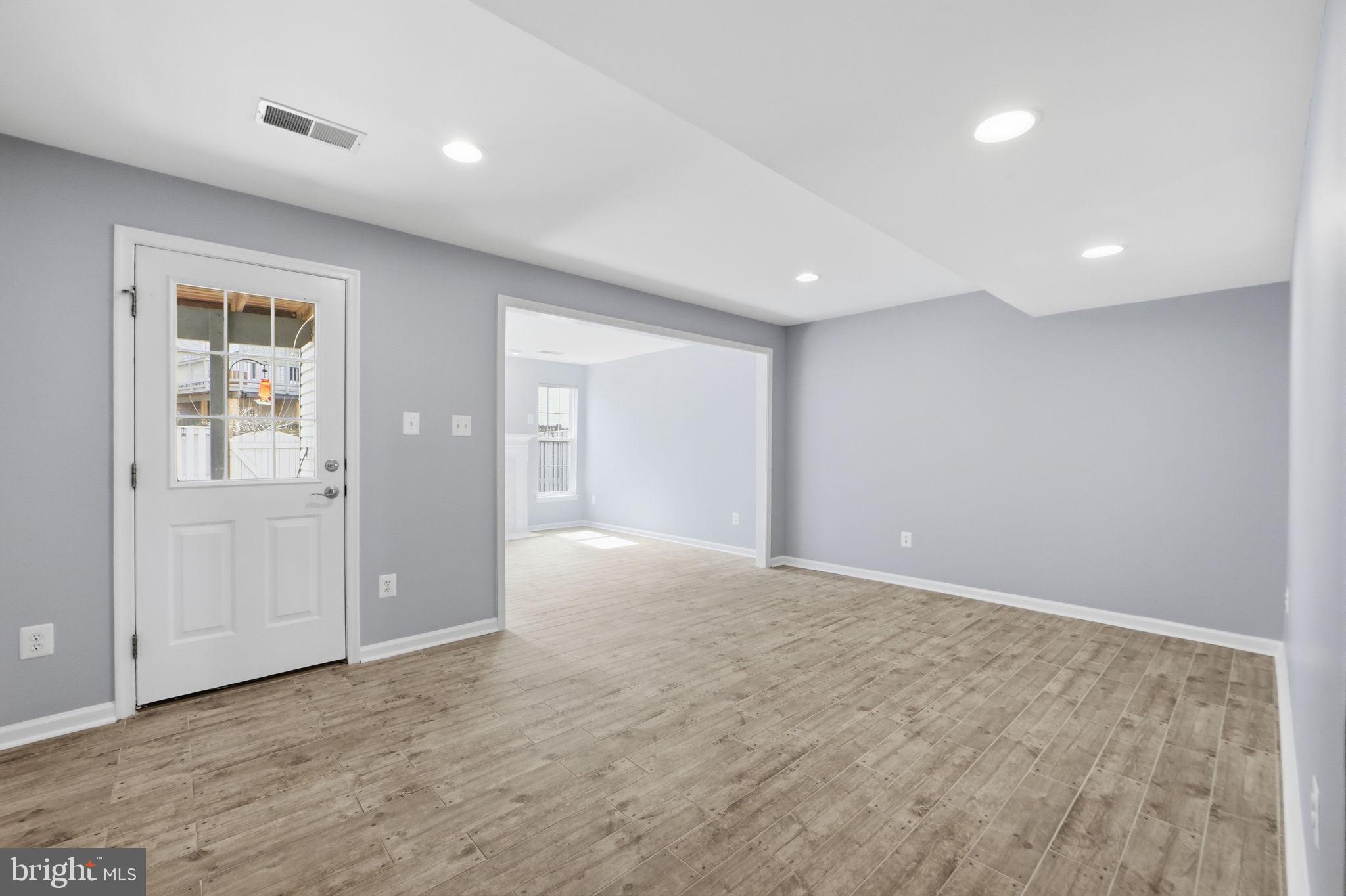 LOWES ISLAND - Residential