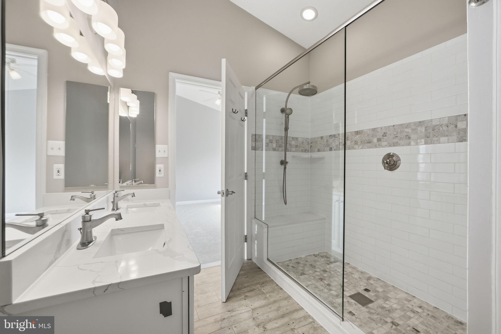 LOWES ISLAND - Residential