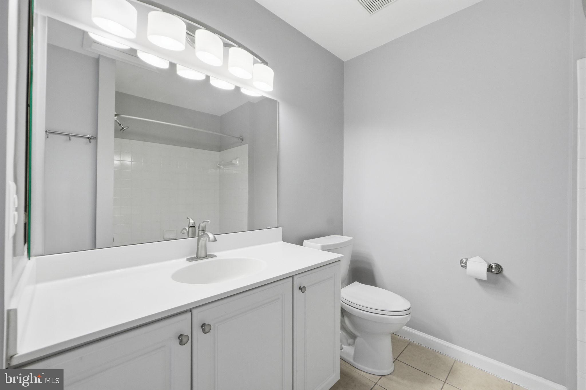 LOWES ISLAND - Residential