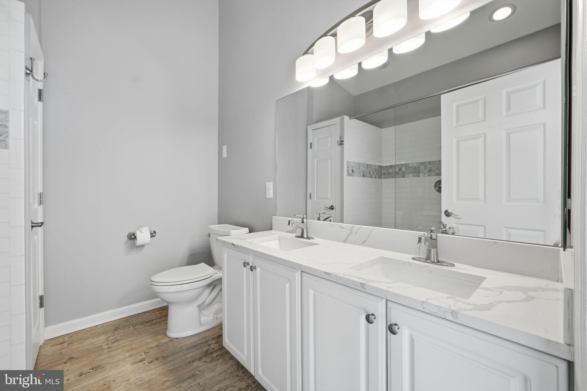 LOWES ISLAND - Residential