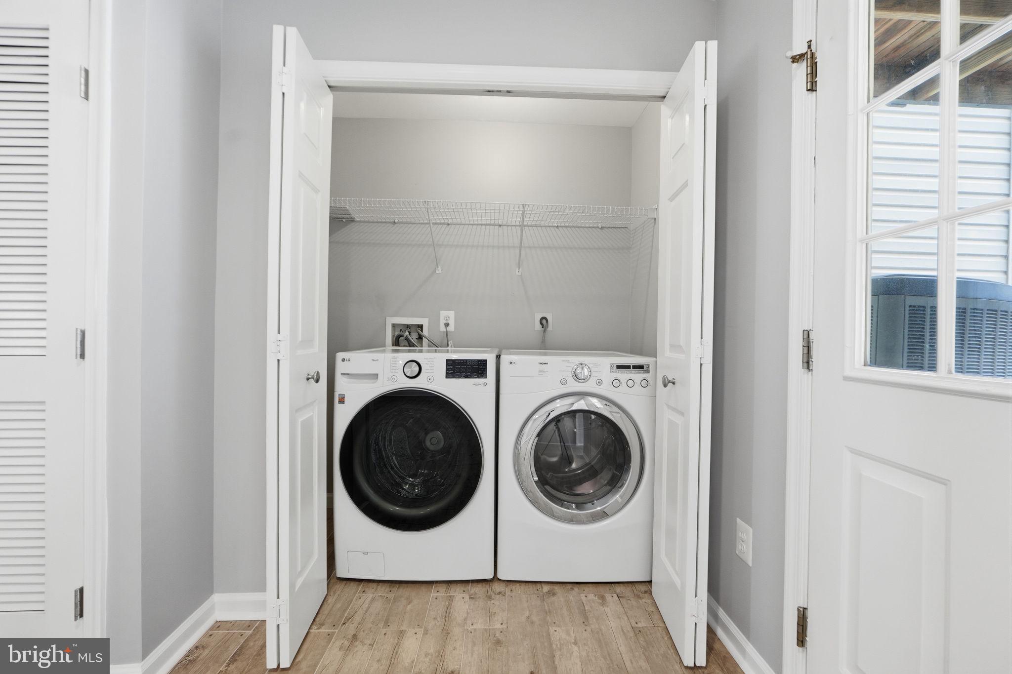 LOWES ISLAND - Residential