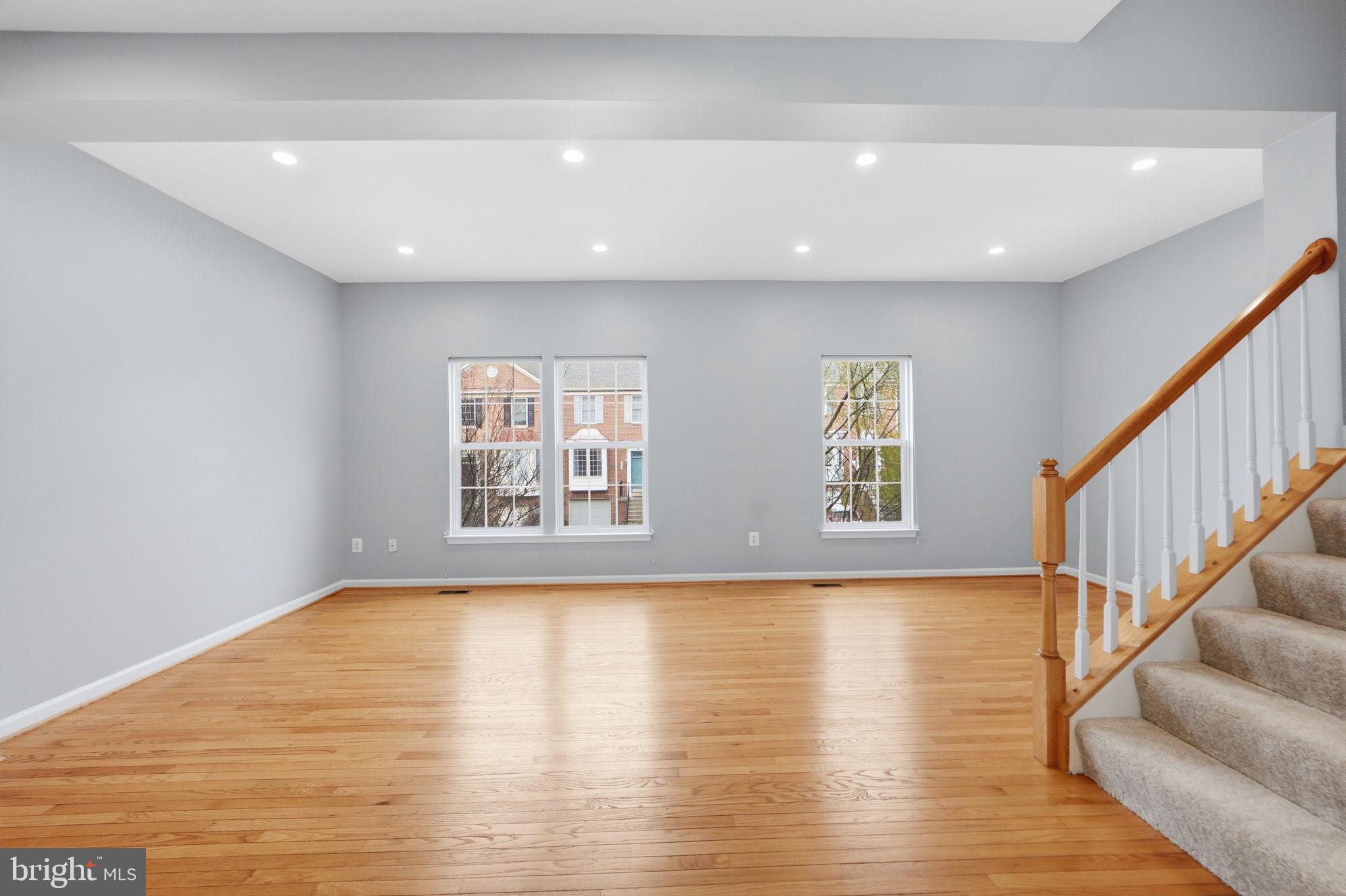 LOWES ISLAND - Residential