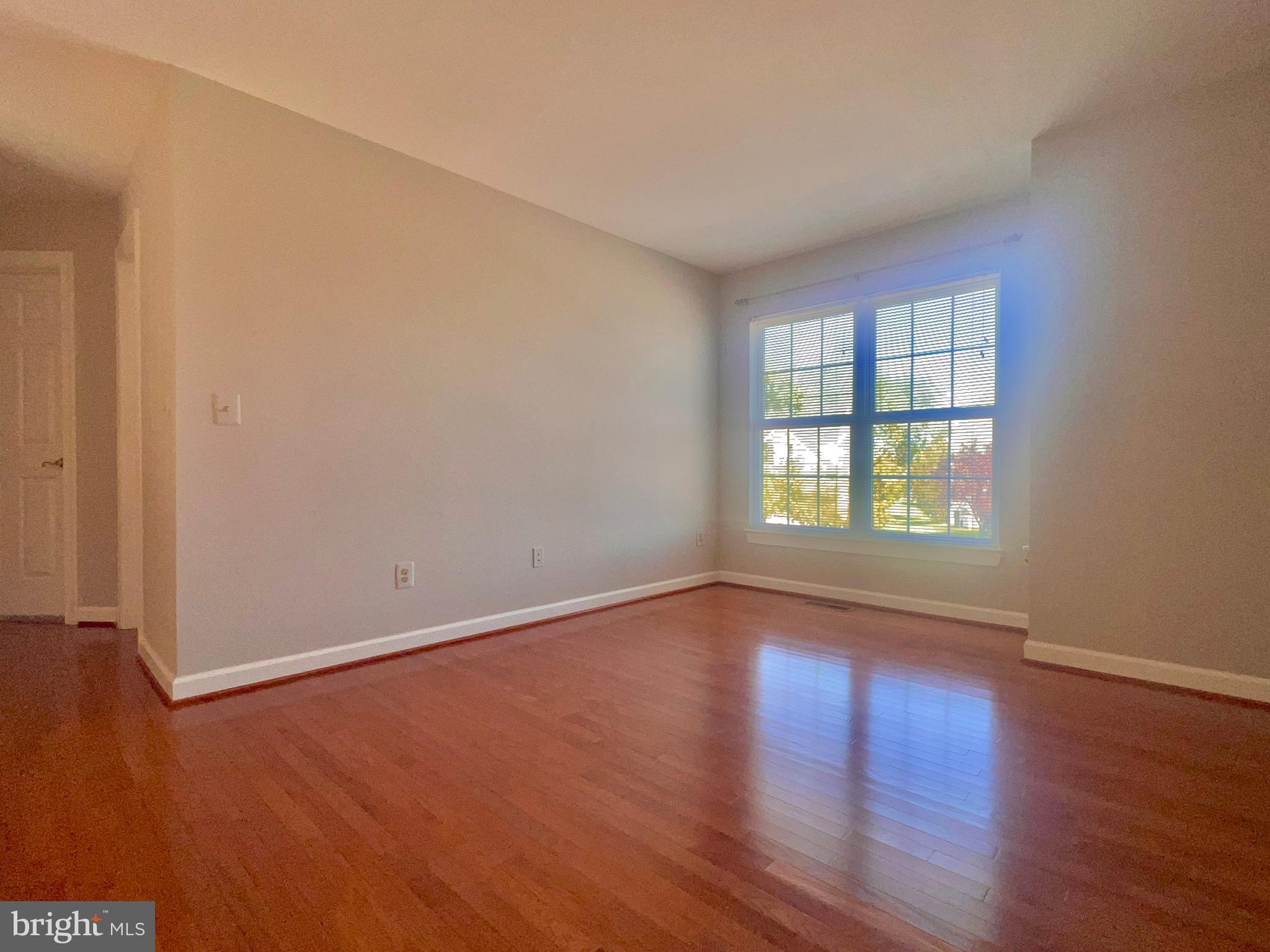 ASHBURN VILLAGE - Residential Lease