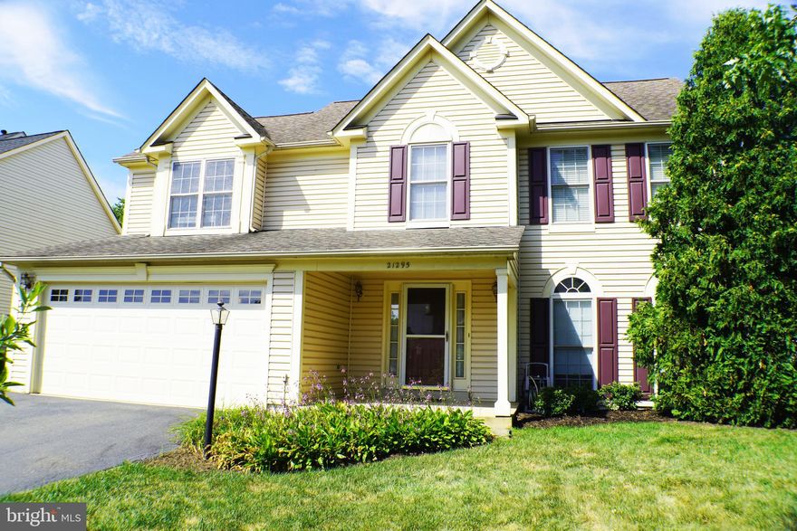 Beautiful, well-kept single family home in sought after Ashburn Village.  3 bedroom, 2.5 bath, loft area, hardwood floors, eat-in gourmet kitchen, separate dining room, family room off kitchen, living room, spacious master bedroom with luxury master bath,  2 car garage, patio, fenced back yard, and much more.  Ashburn Village loaded with amenities, including indoor pool, indoor racketball, indoor basketball court, weight room, cardio machines, 4 outdoor pools, miles of trails, lakes and fountains.  Close to Dulles Airport, incredible shopping, wide variety of restaurants, Dulles Town Center, golf courses.  For showings, please remove shoes or use booties.