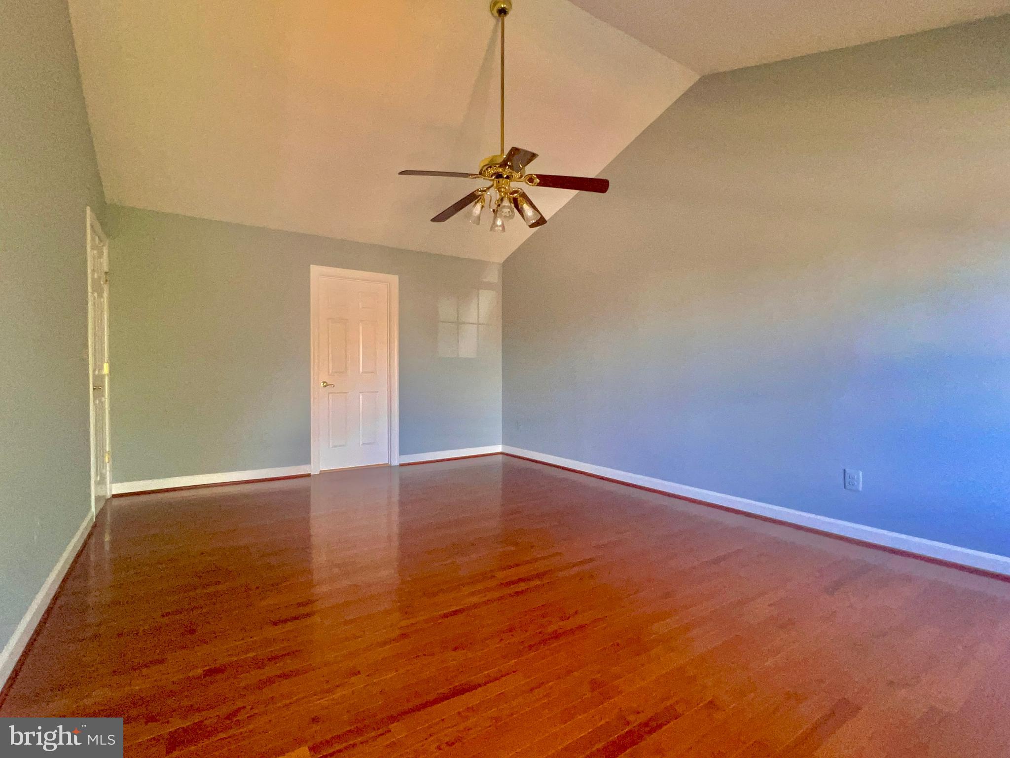 ASHBURN VILLAGE - Residential Lease