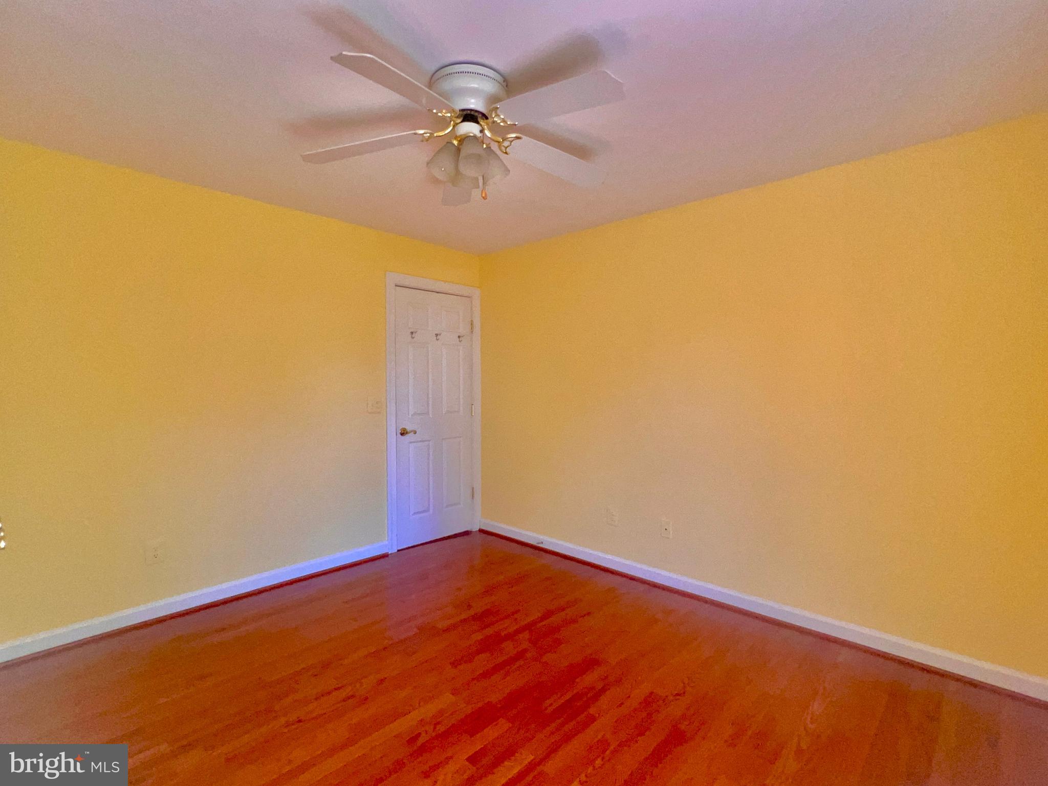 ASHBURN VILLAGE - Residential Lease