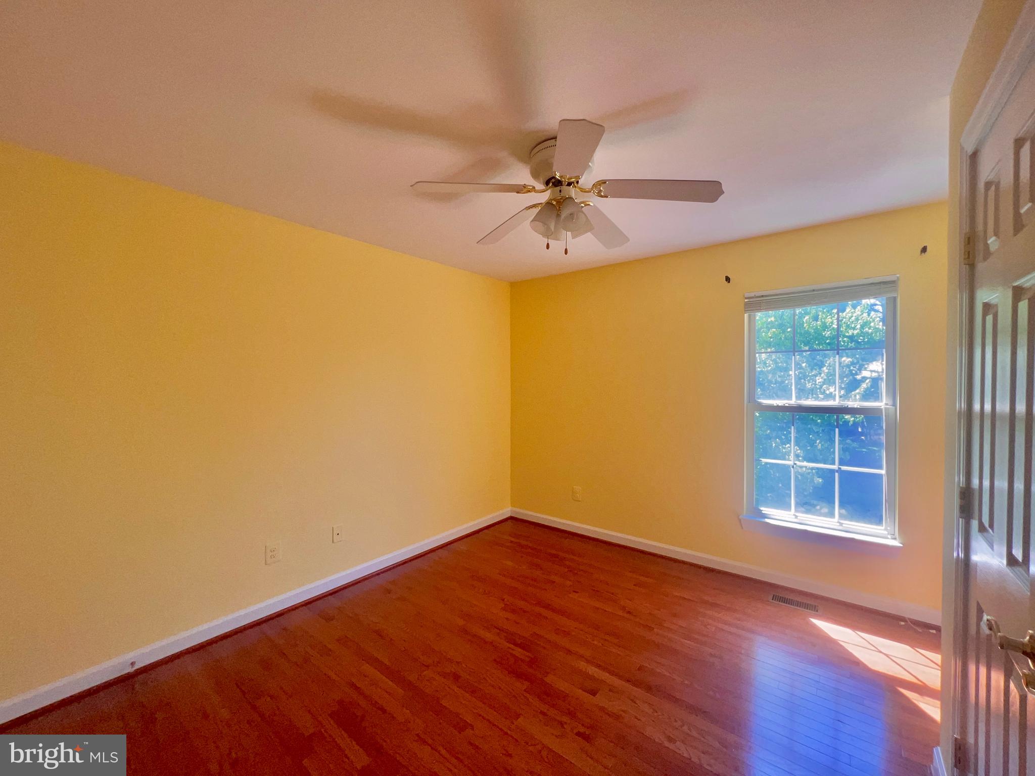 ASHBURN VILLAGE - Residential Lease