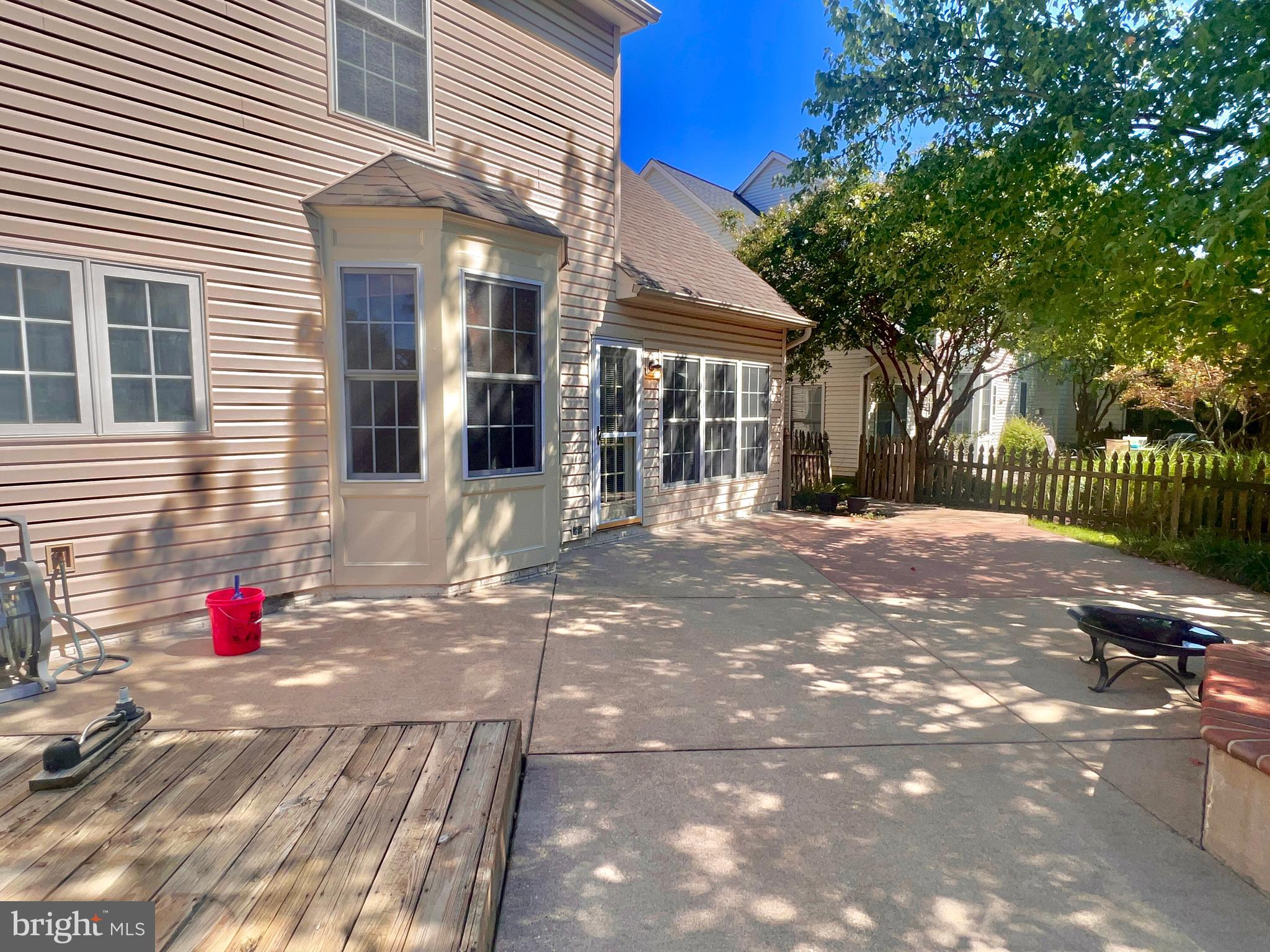 ASHBURN VILLAGE - Residential Lease