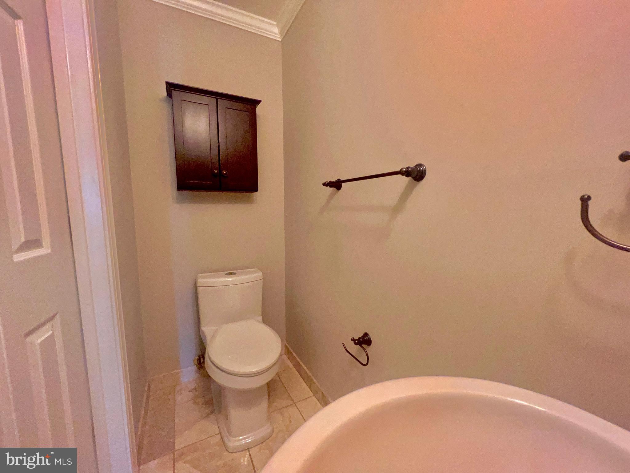 ASHBURN VILLAGE - Residential Lease