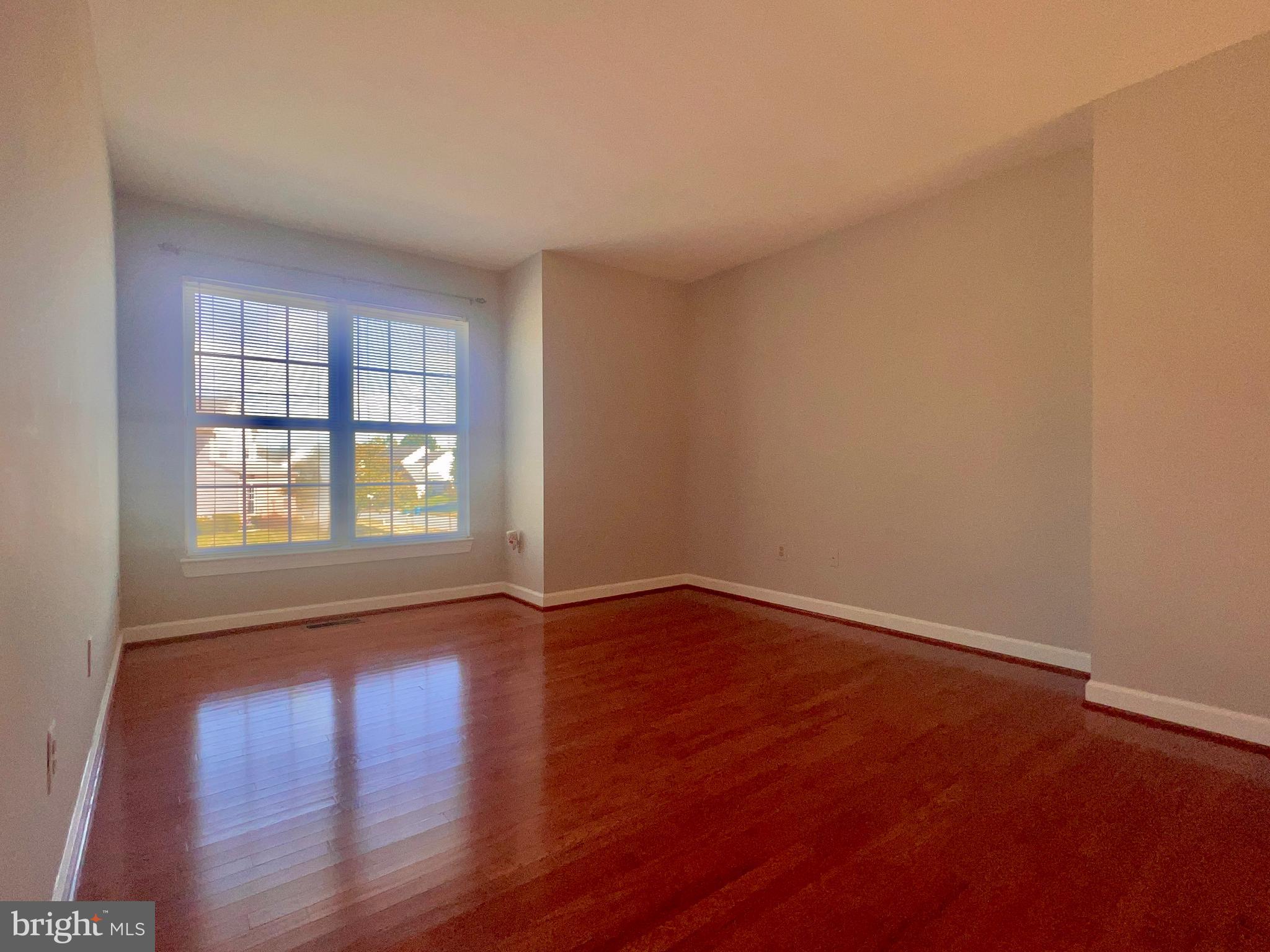 ASHBURN VILLAGE - Residential Lease