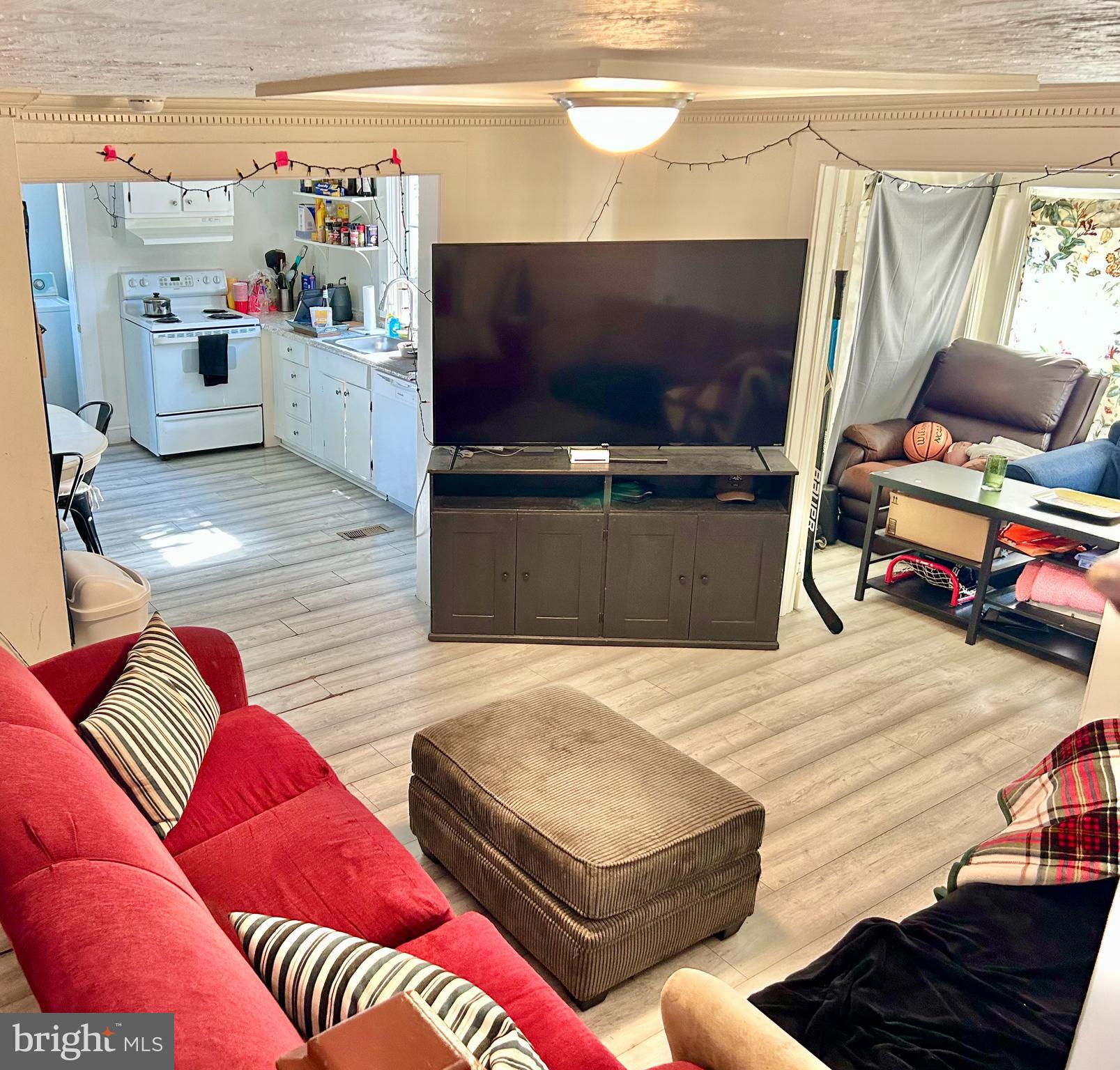 YORK MANOR - Residential Income