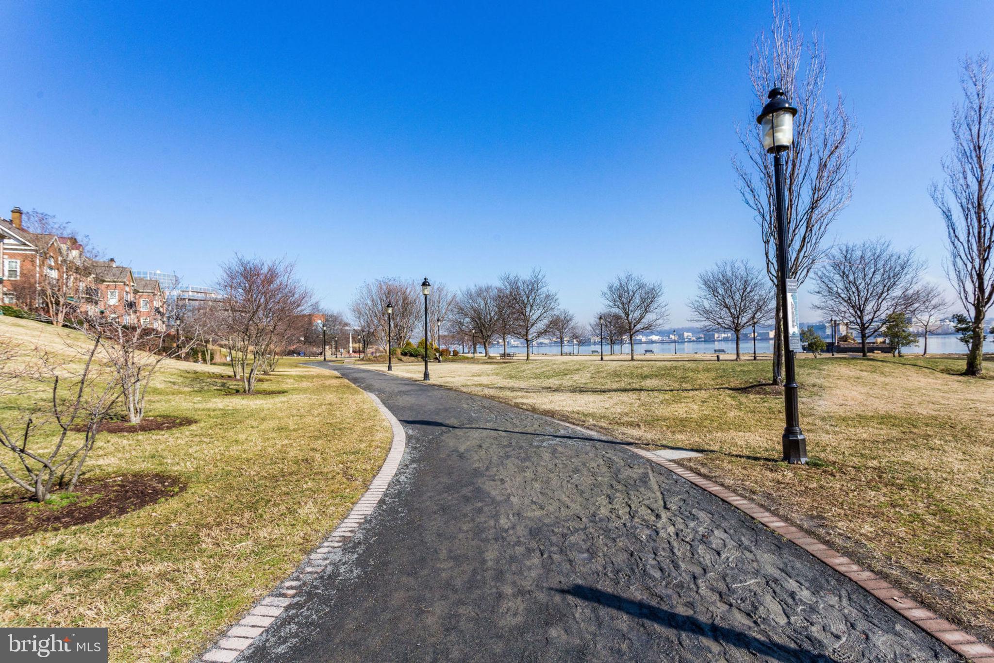 RIVERGATE - Residential