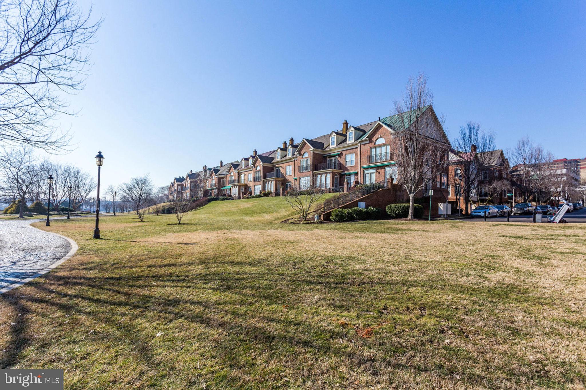 RIVERGATE - Residential