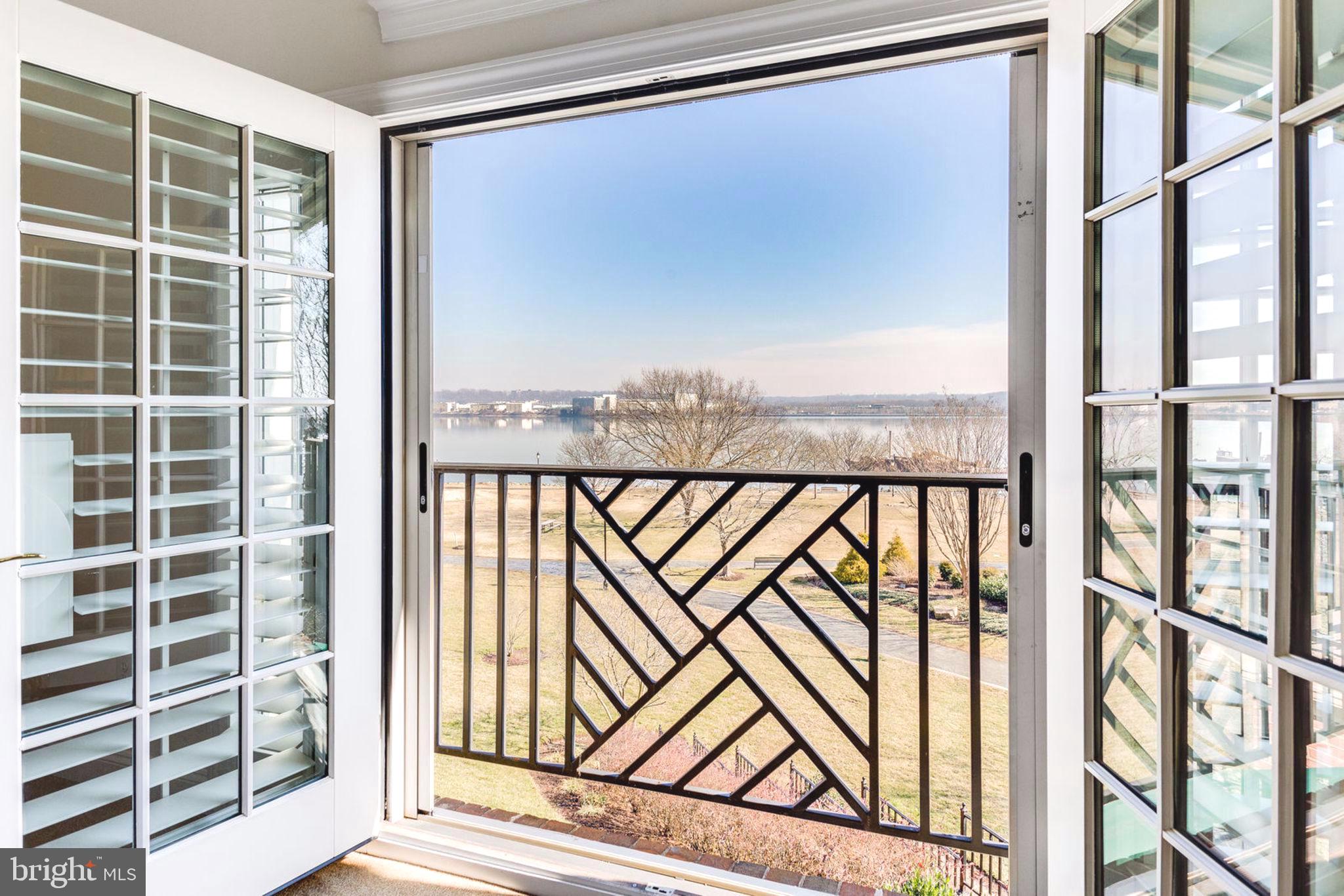 RIVERGATE - Residential