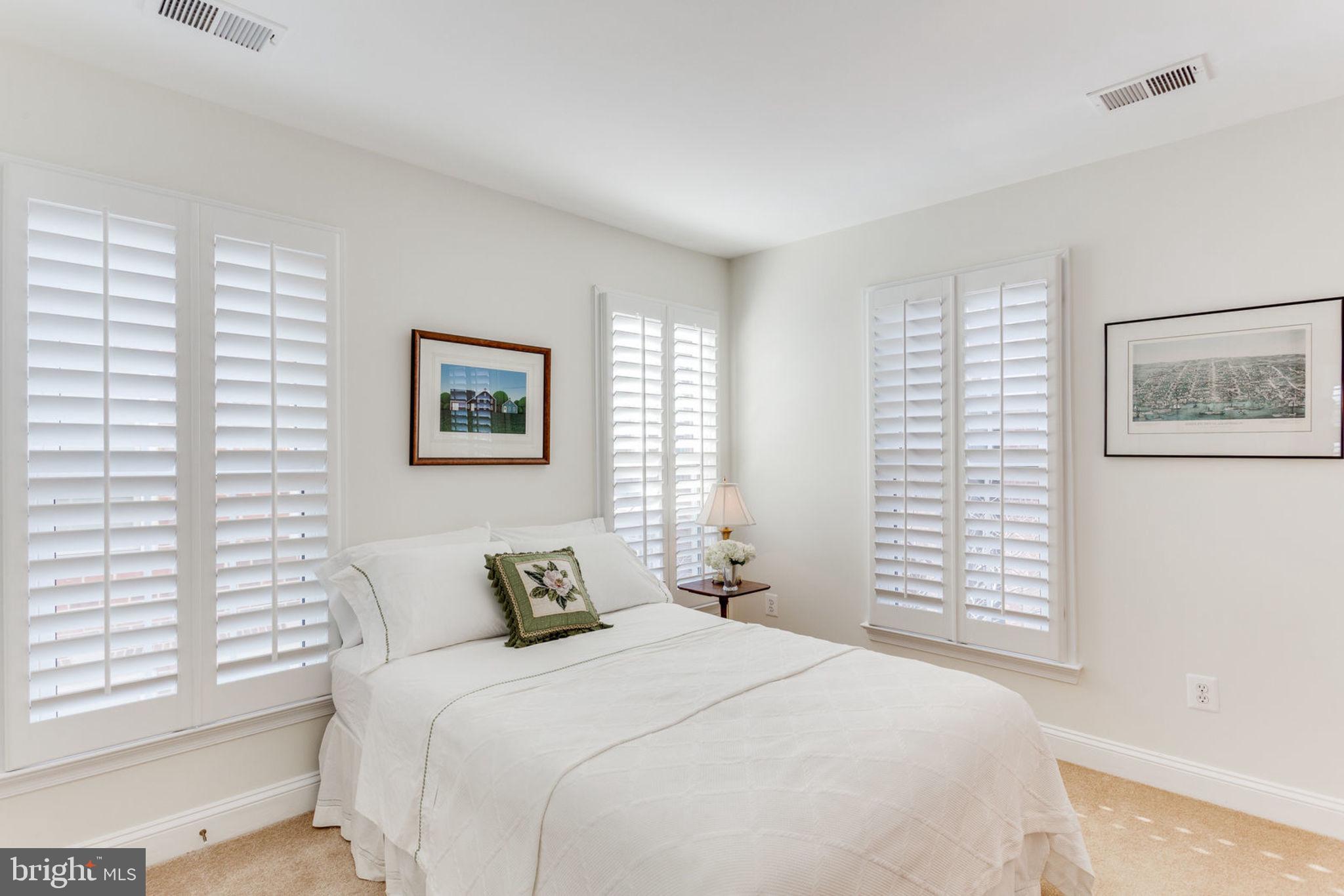 RIVERGATE - Residential