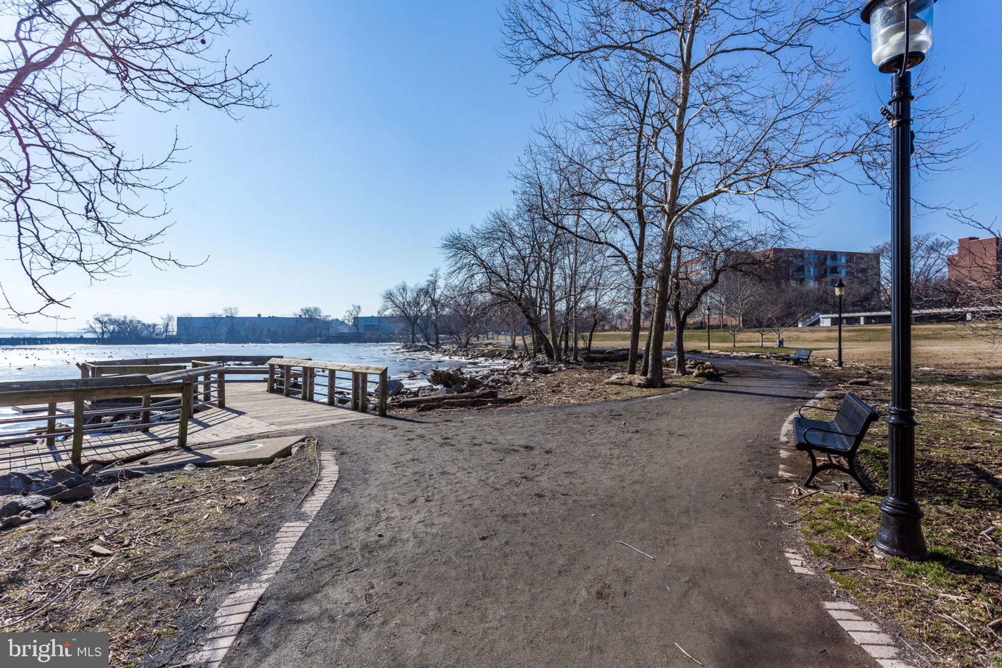 RIVERGATE - Residential