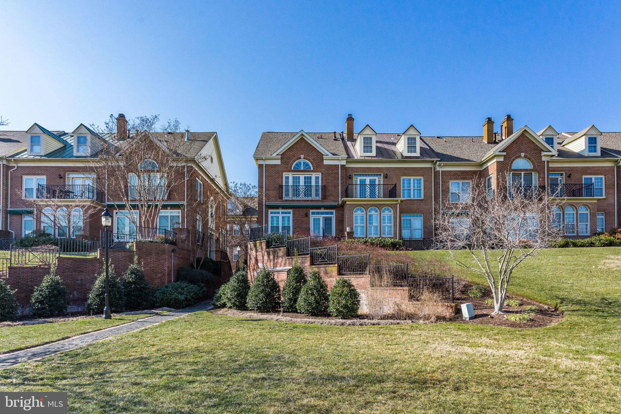 RIVERGATE - Residential