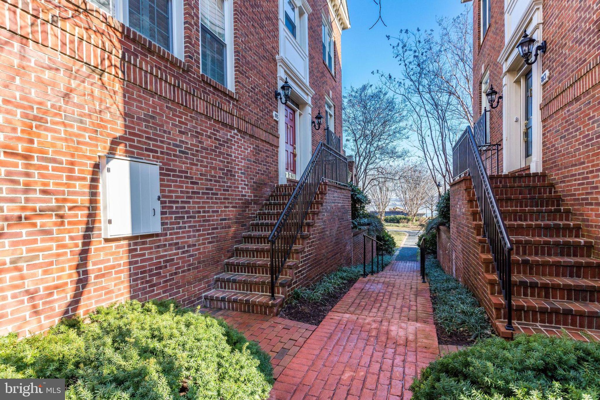 RIVERGATE - Residential