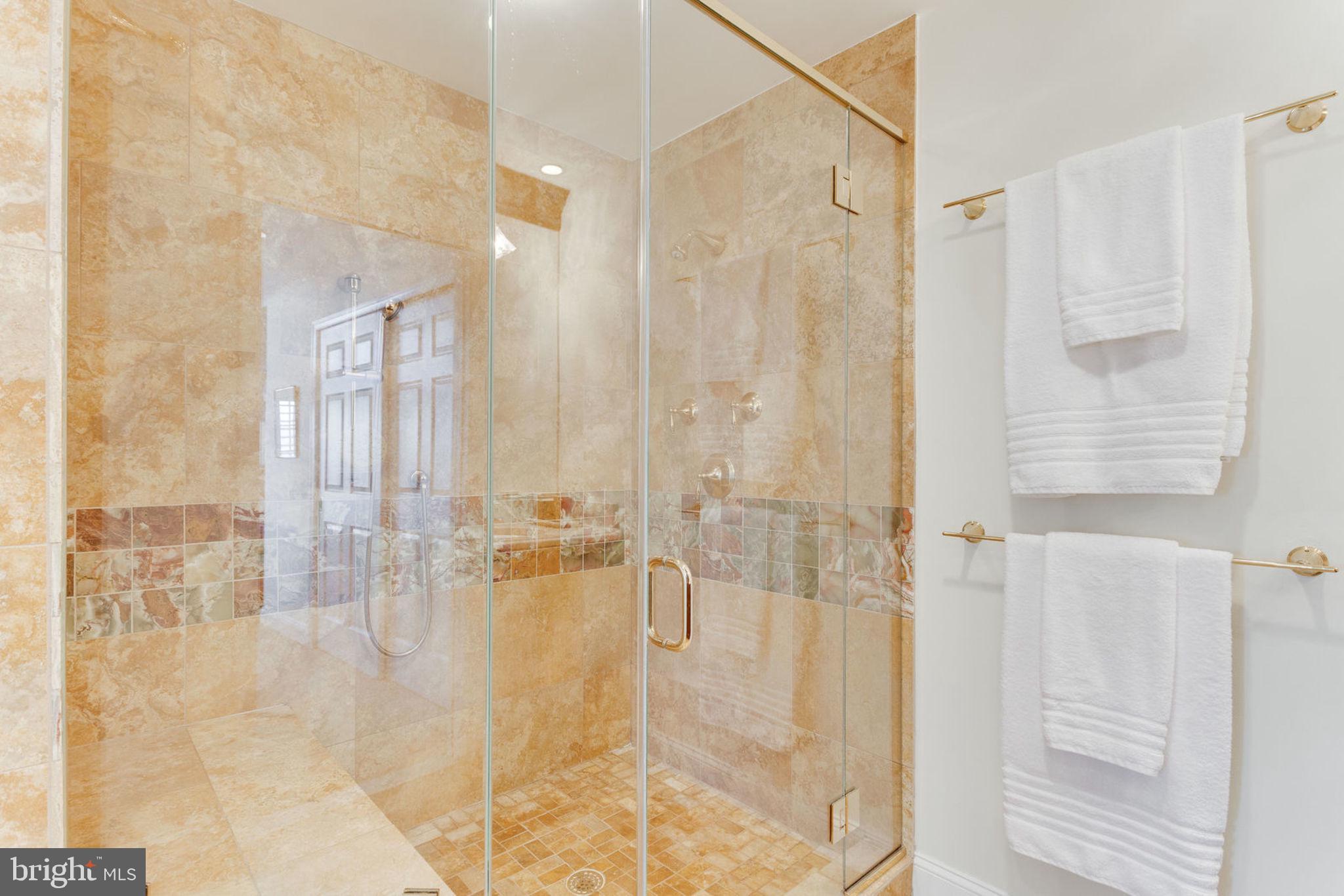 RIVERGATE - Residential