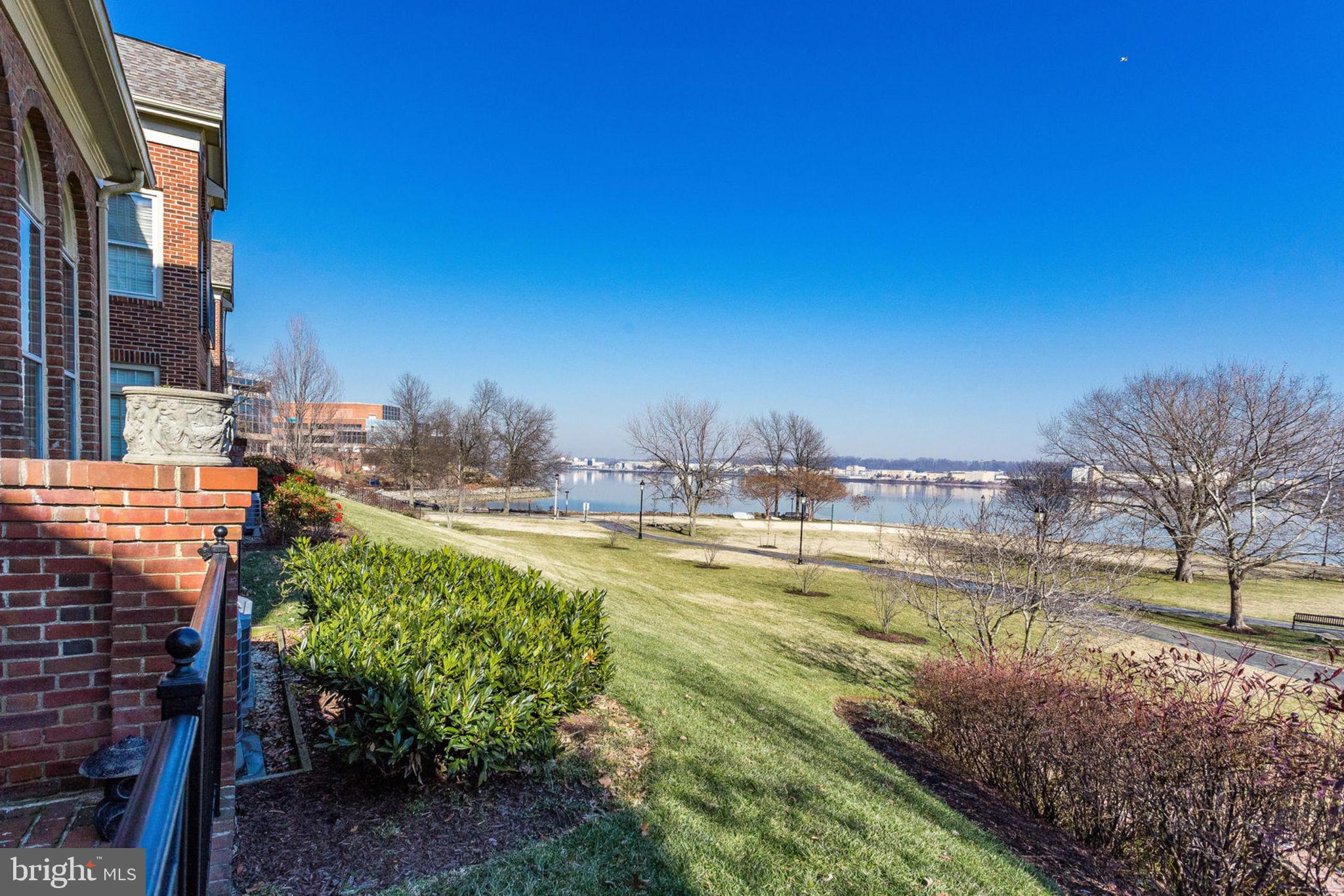 RIVERGATE - Residential