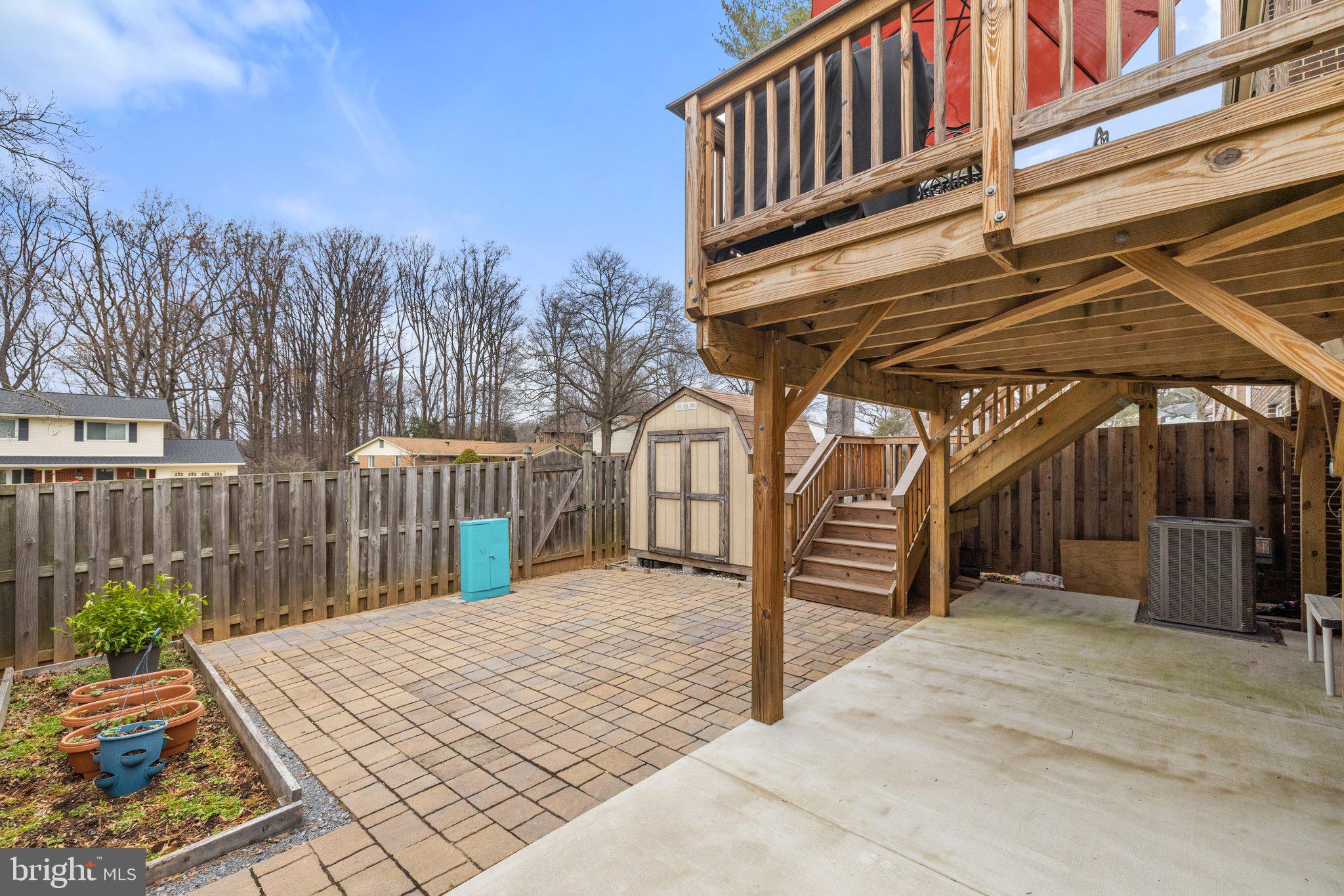 LAKEPOINTE - Residential