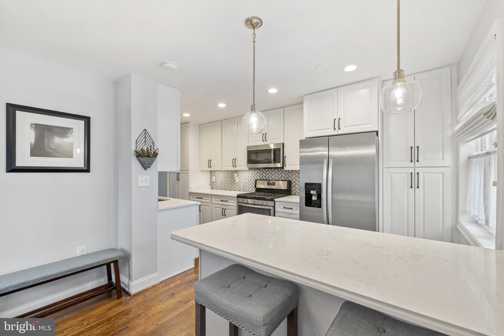 LAKEPOINTE - Residential