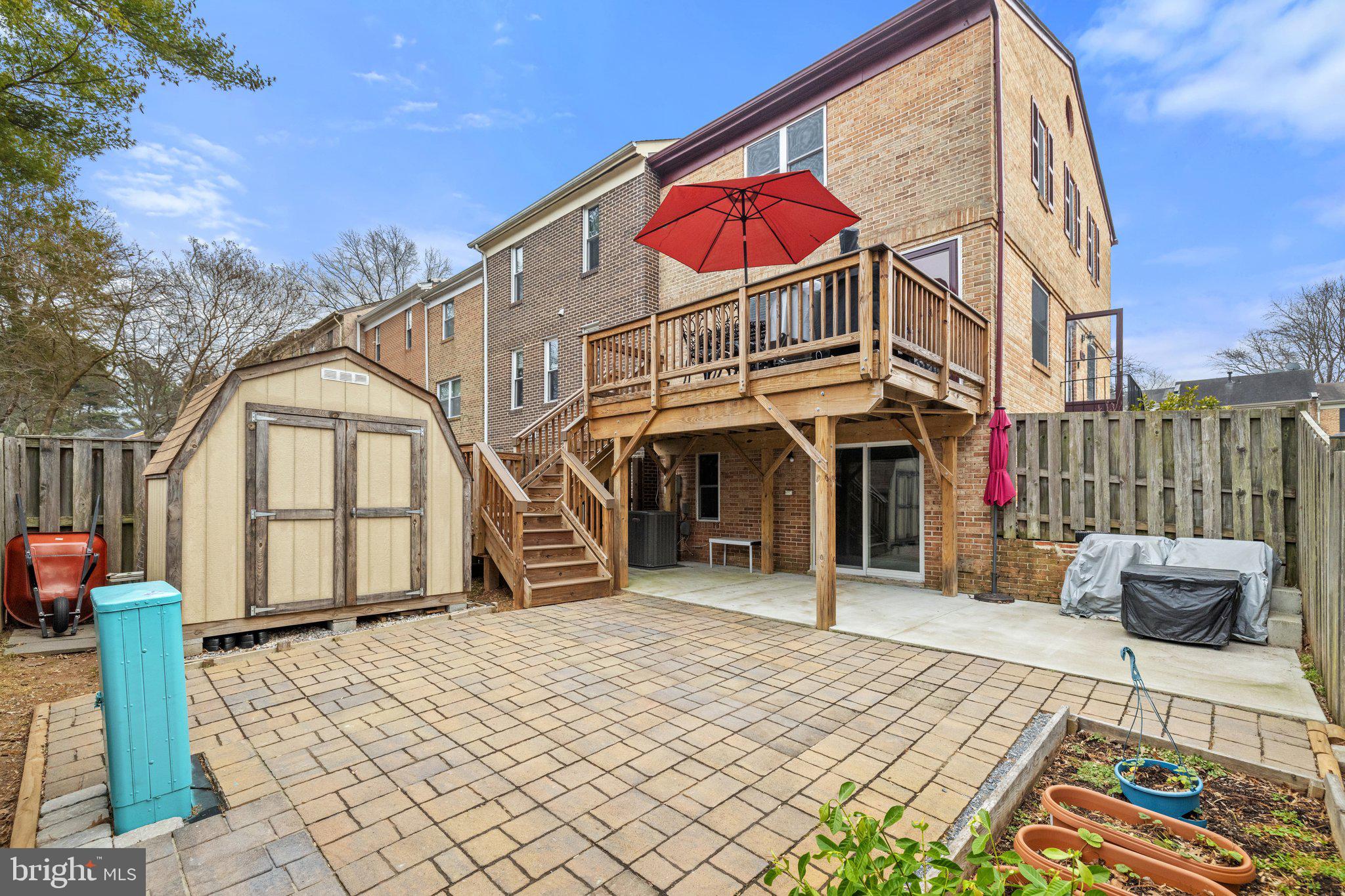 LAKEPOINTE - Residential