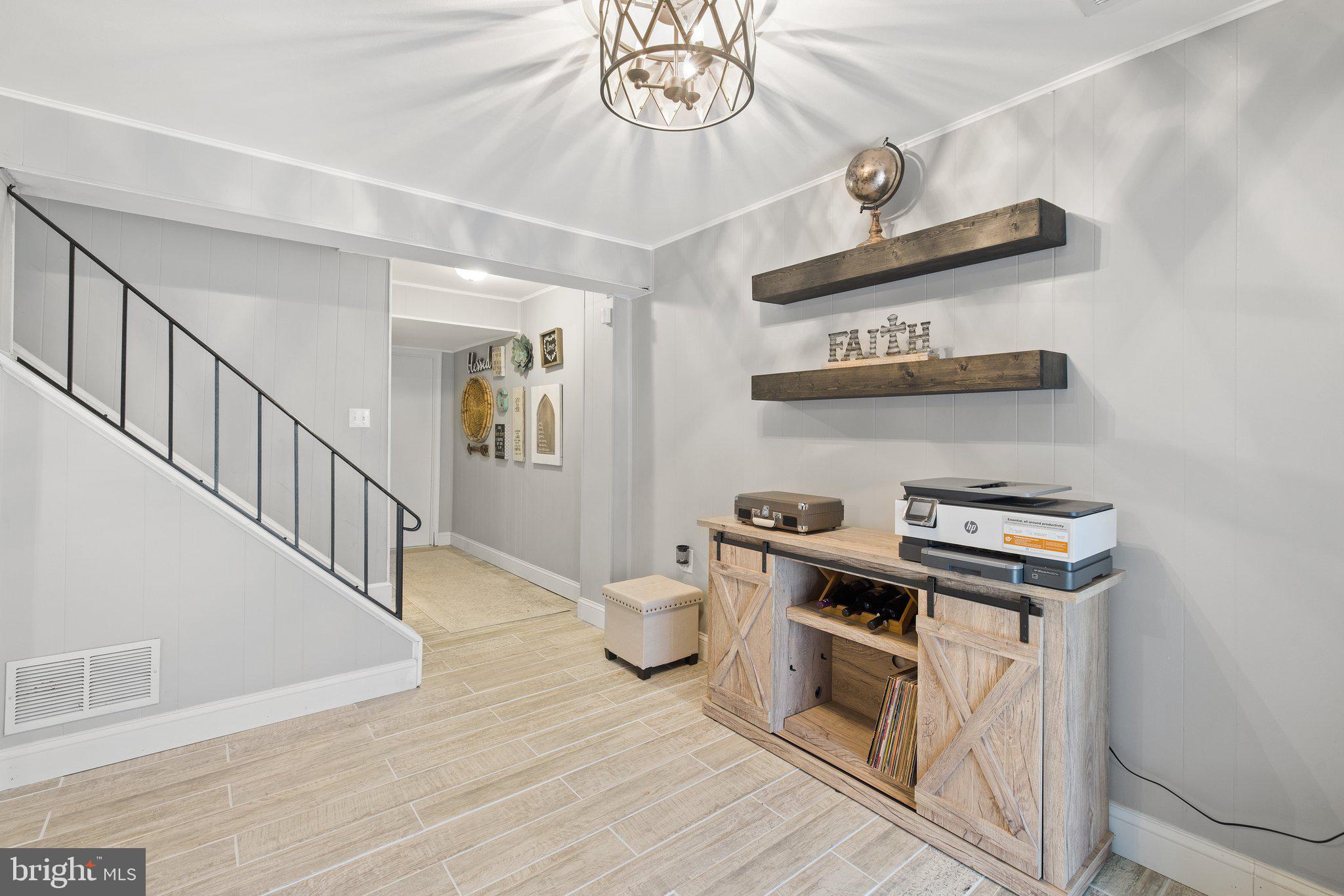 LAKEPOINTE - Residential