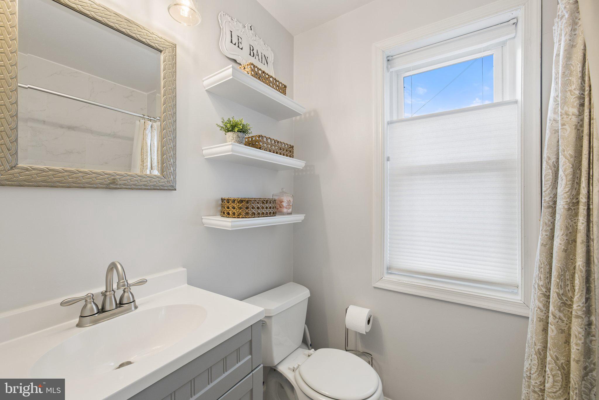 LAKEPOINTE - Residential