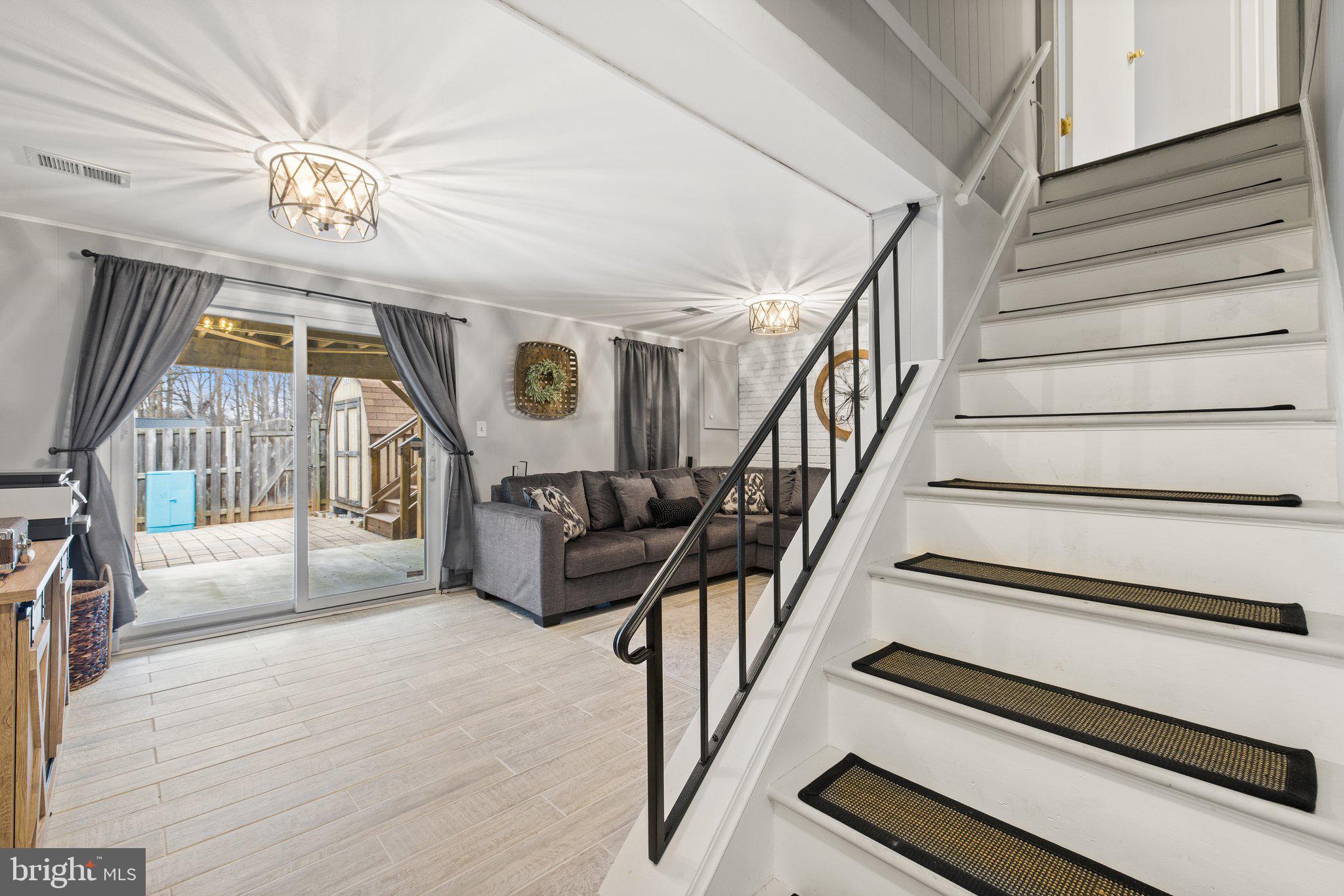 LAKEPOINTE - Residential