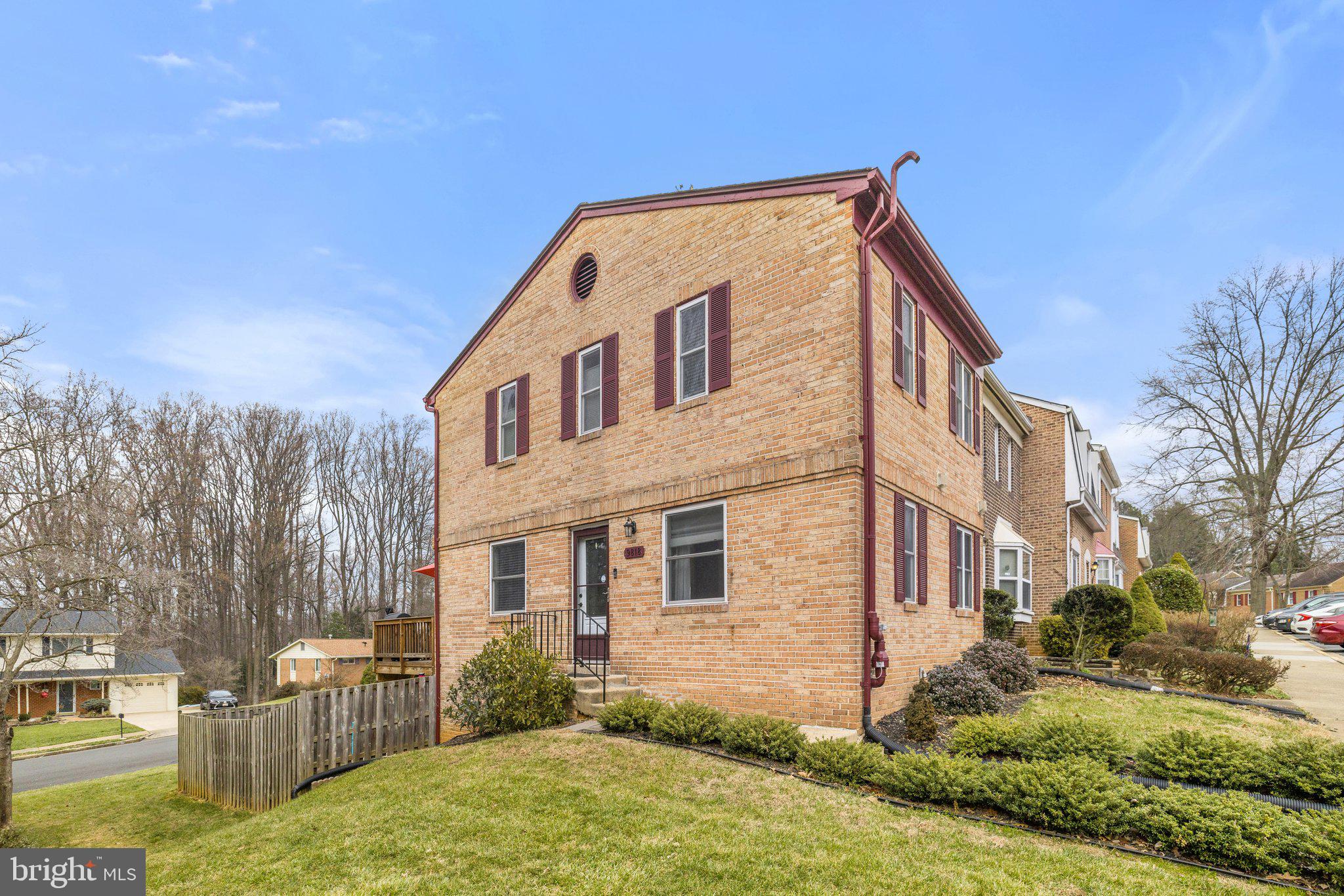 LAKEPOINTE - Residential