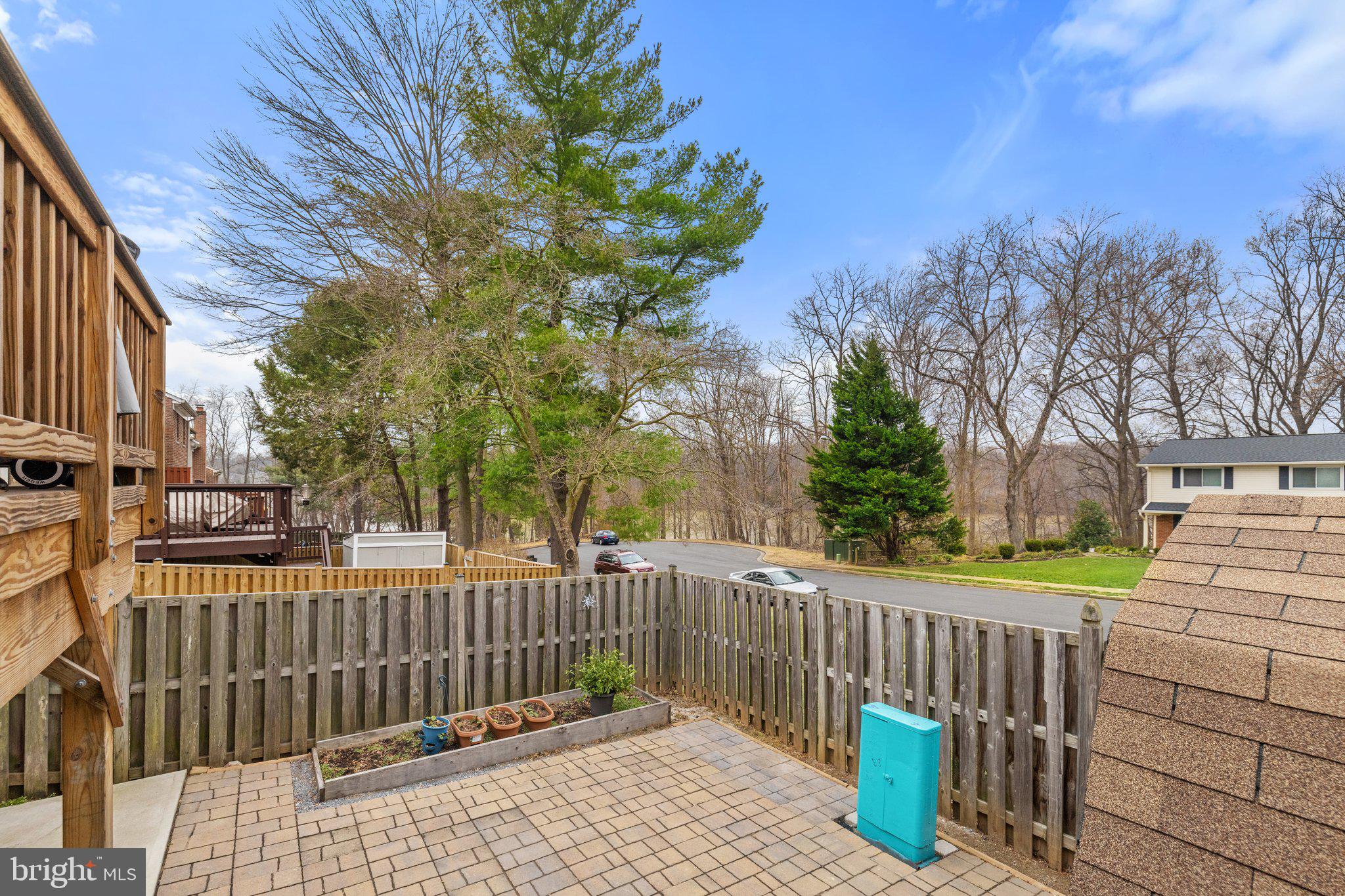 LAKEPOINTE - Residential