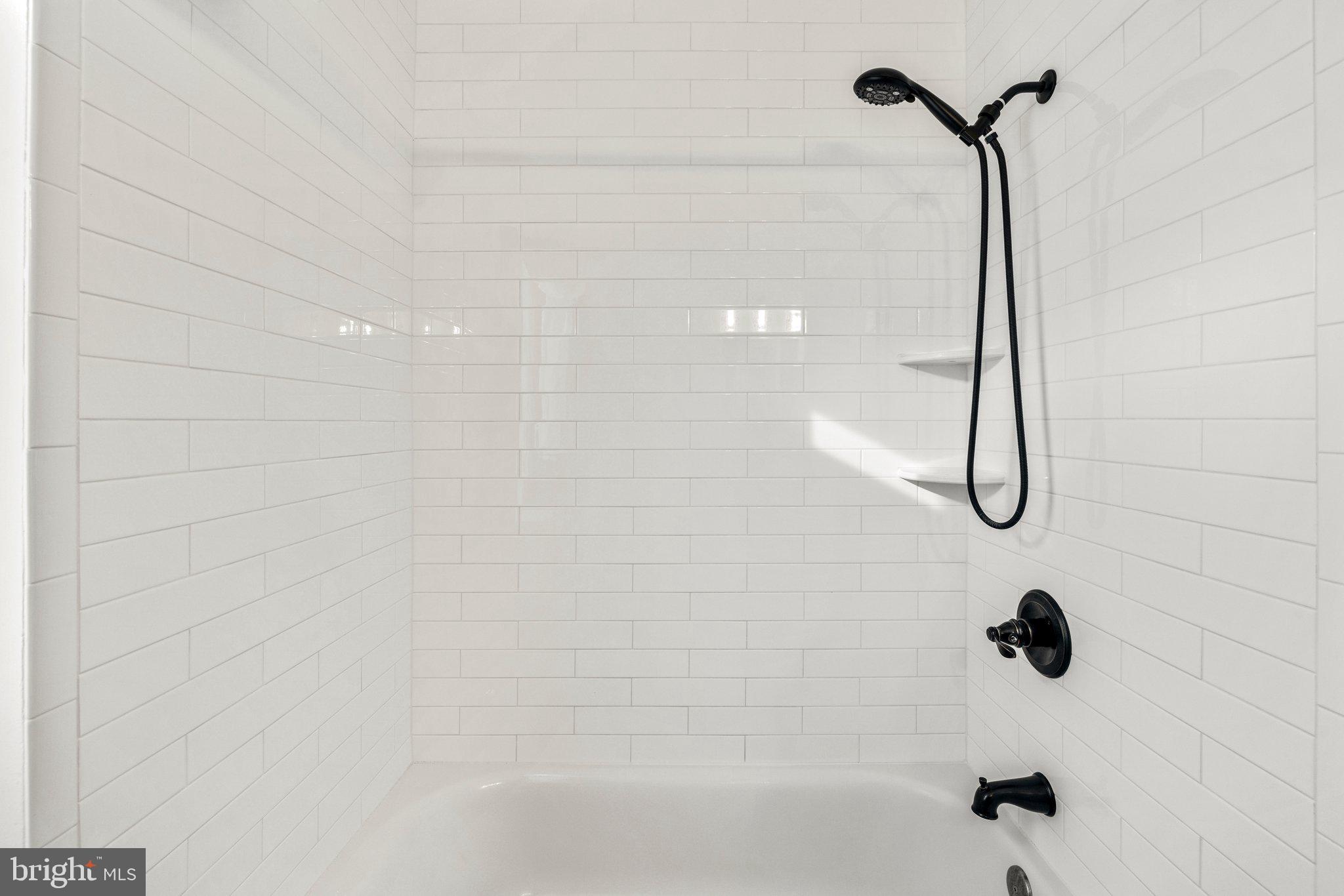 LAKEPOINTE - Residential