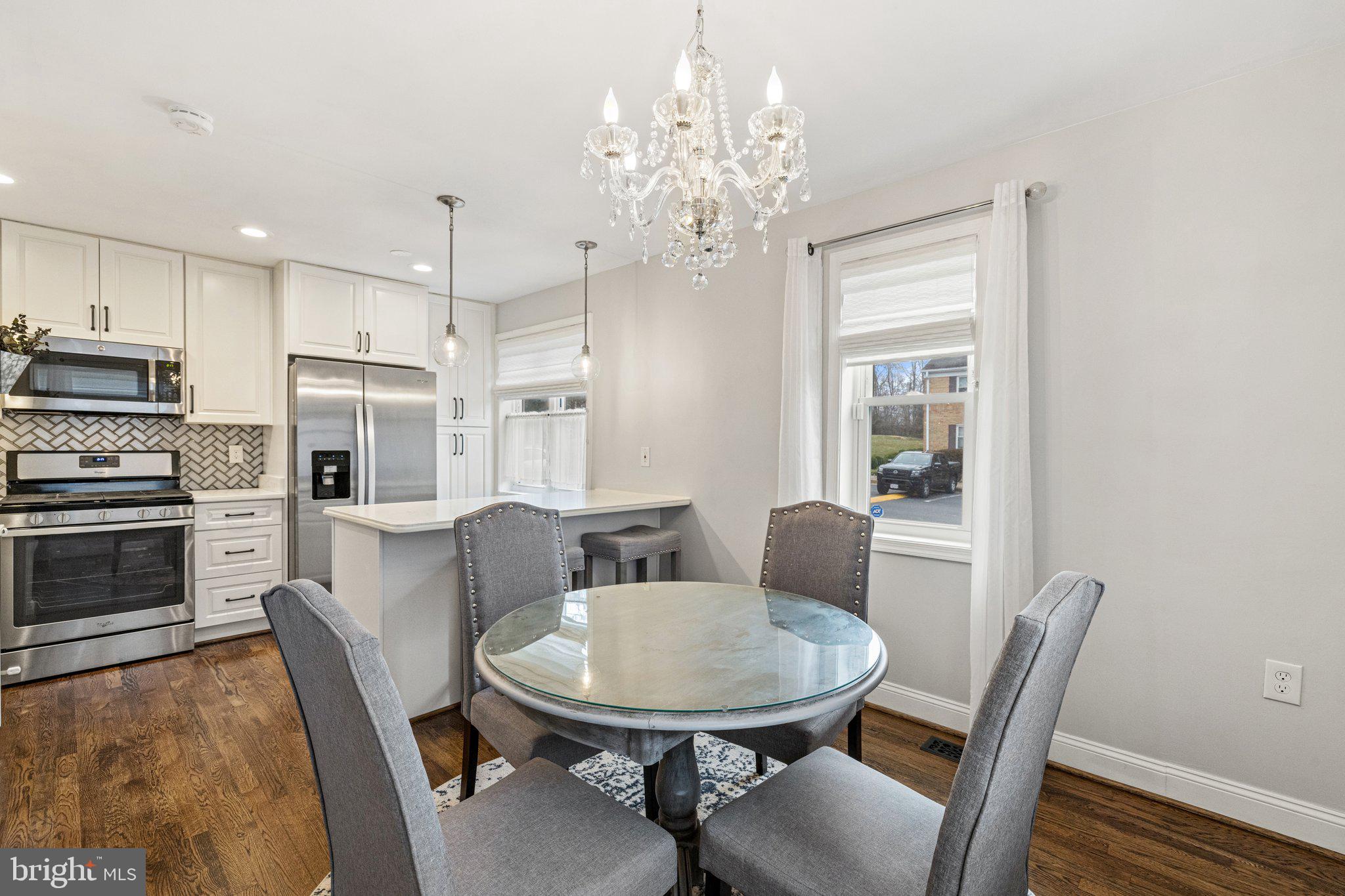 LAKEPOINTE - Residential