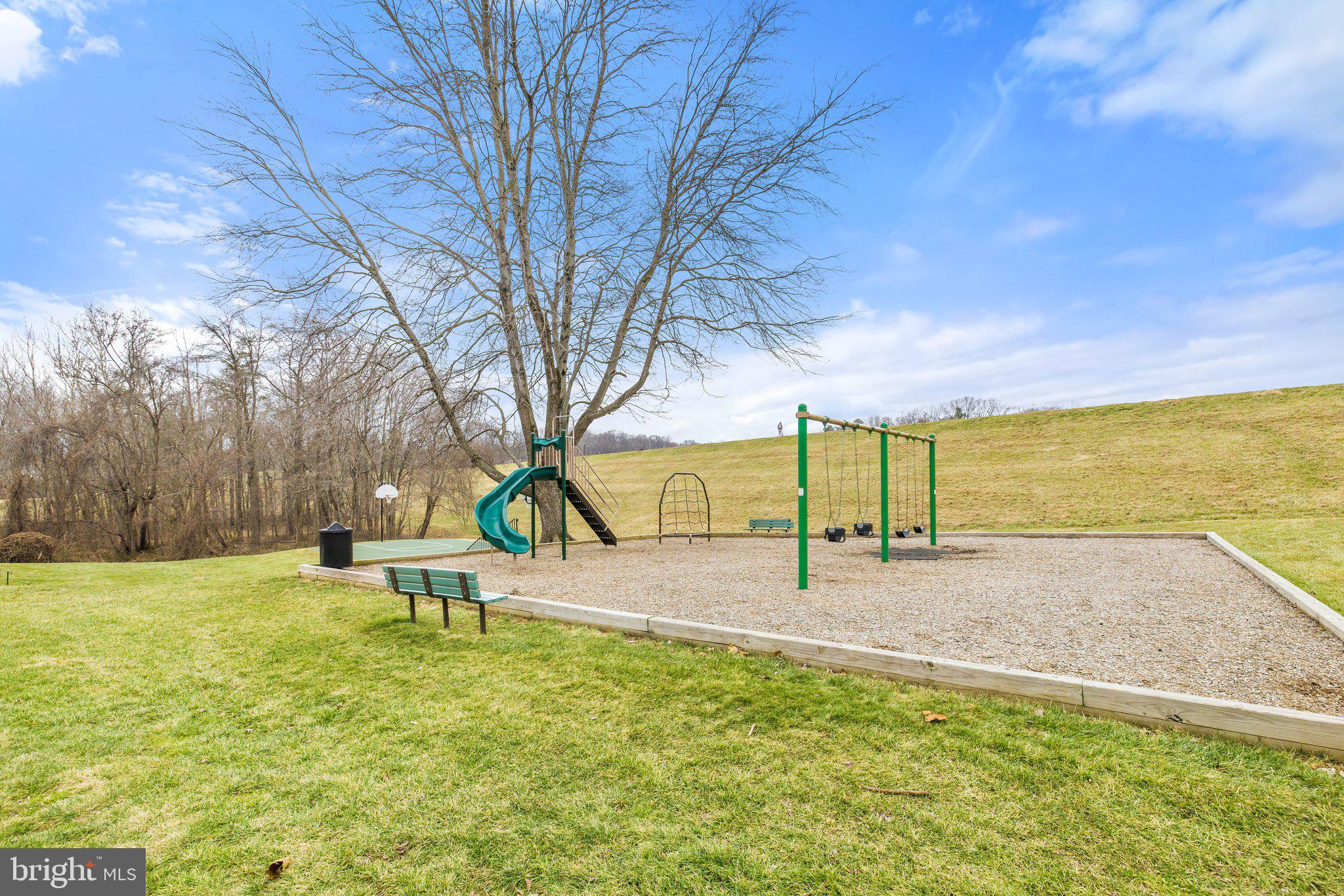 LAKEPOINTE - Residential