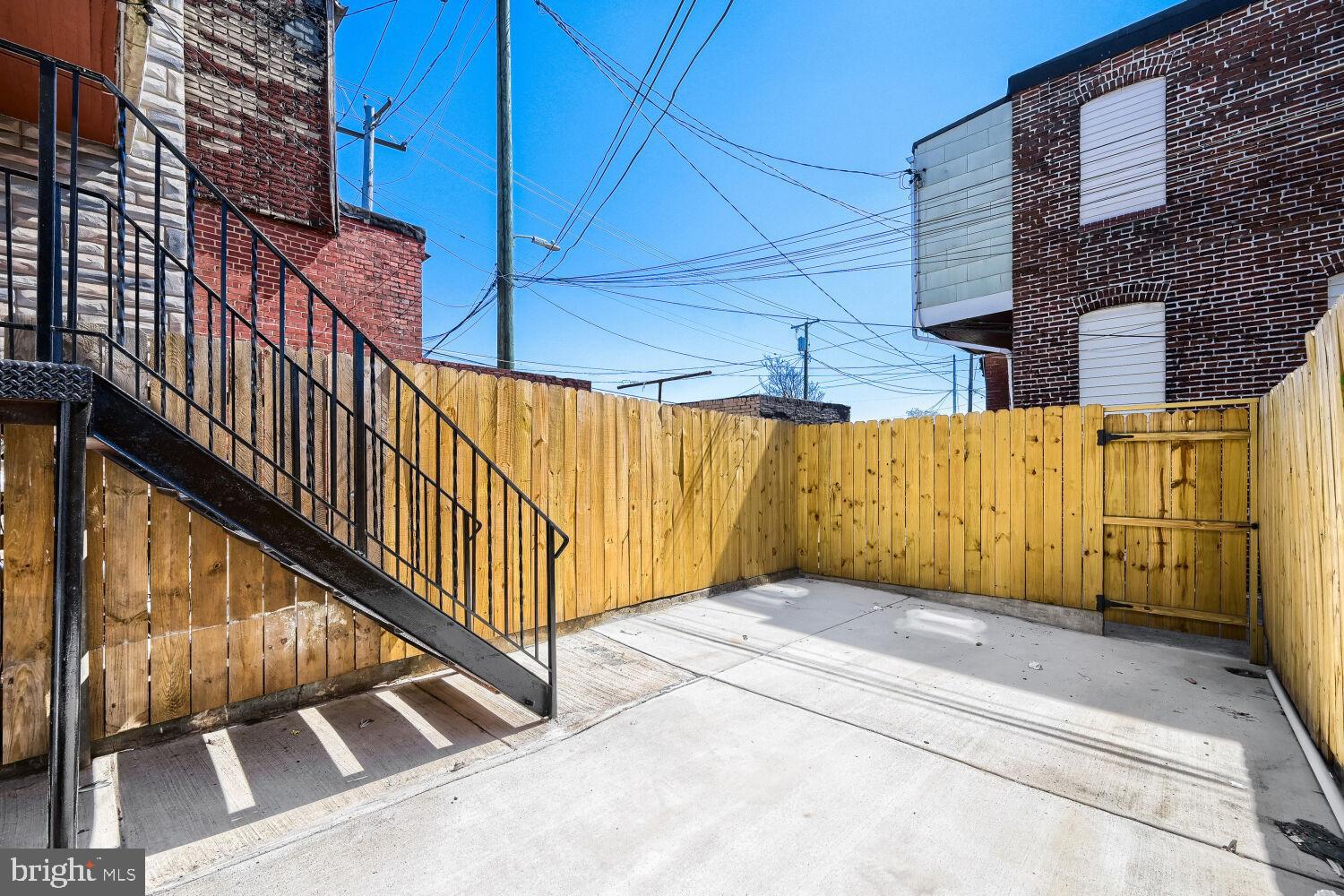 EAST SIDE - Residential