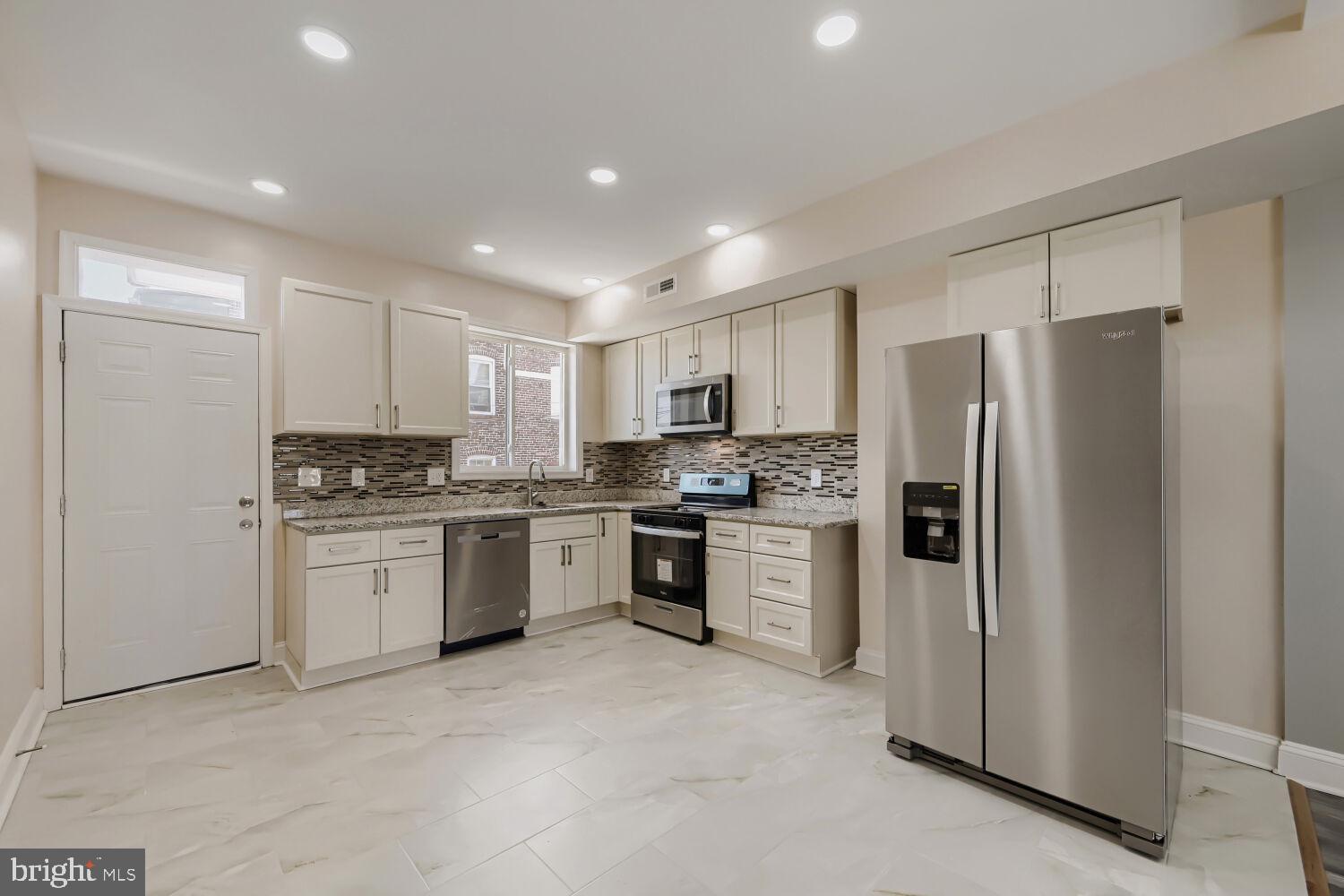 EAST SIDE - Residential