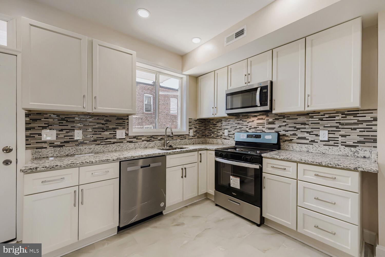 EAST SIDE - Residential