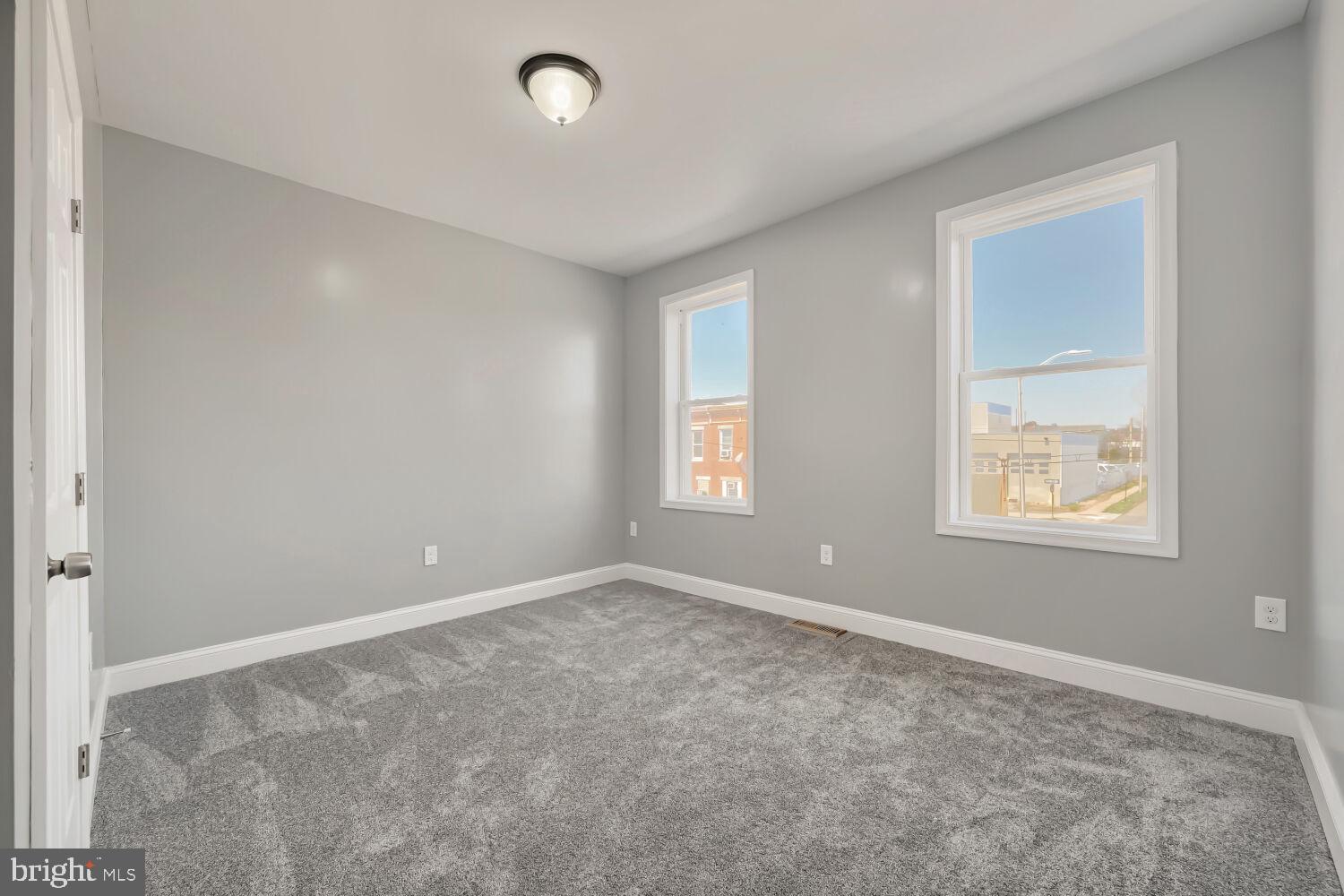 EAST SIDE - Residential