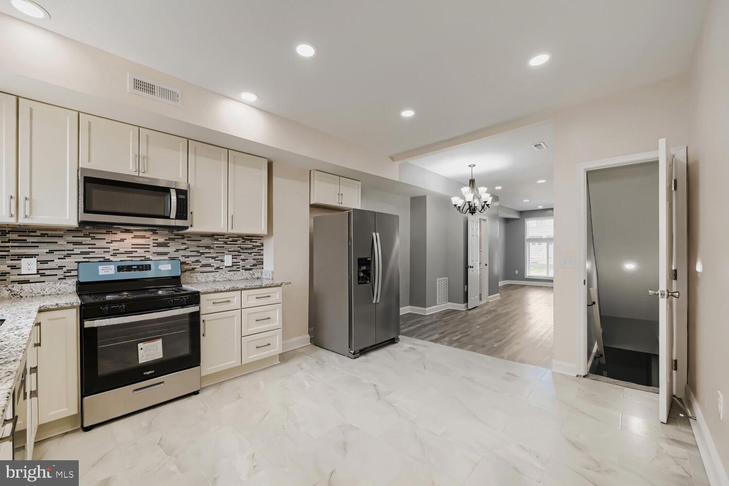 EAST SIDE - Residential