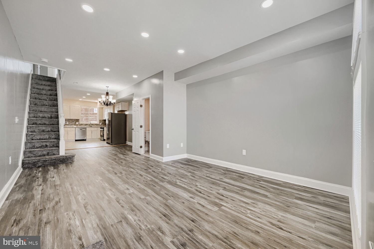 3127 E MONUMENT STREET