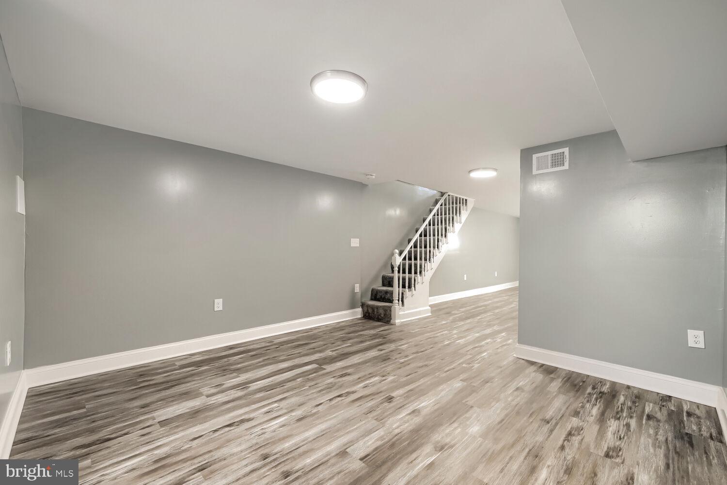 EAST SIDE - Residential