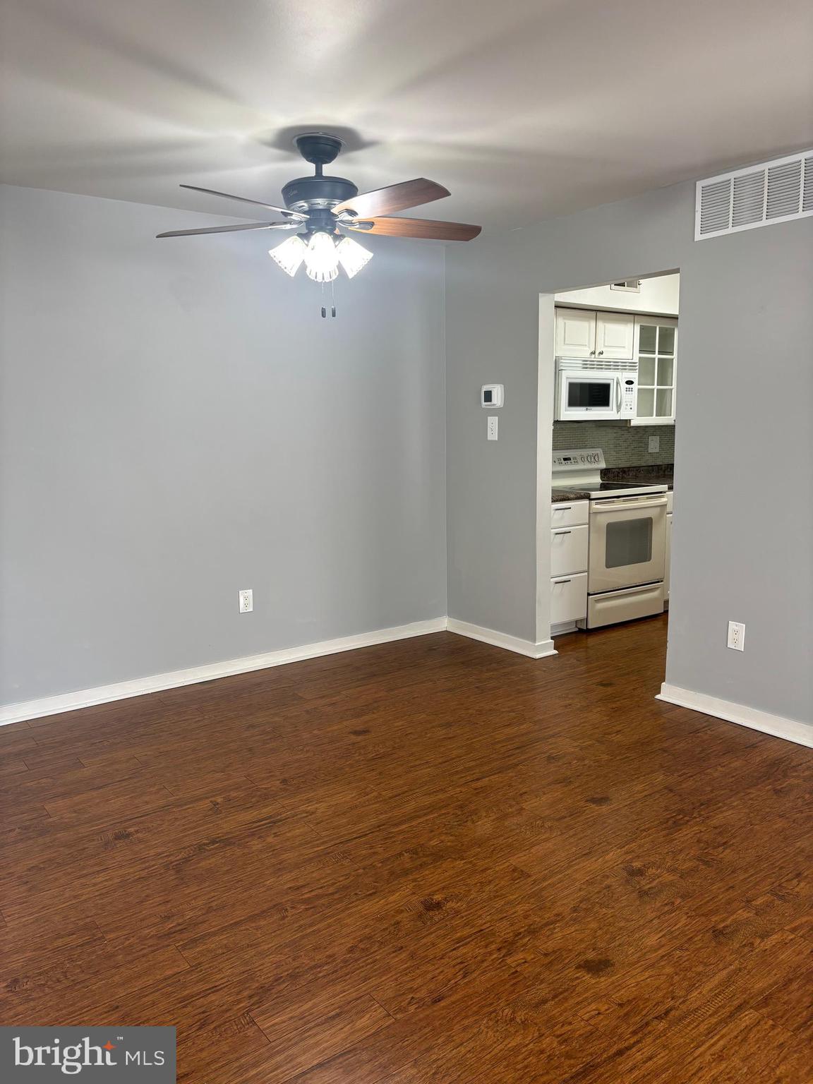 1303 ROBERTS WAY