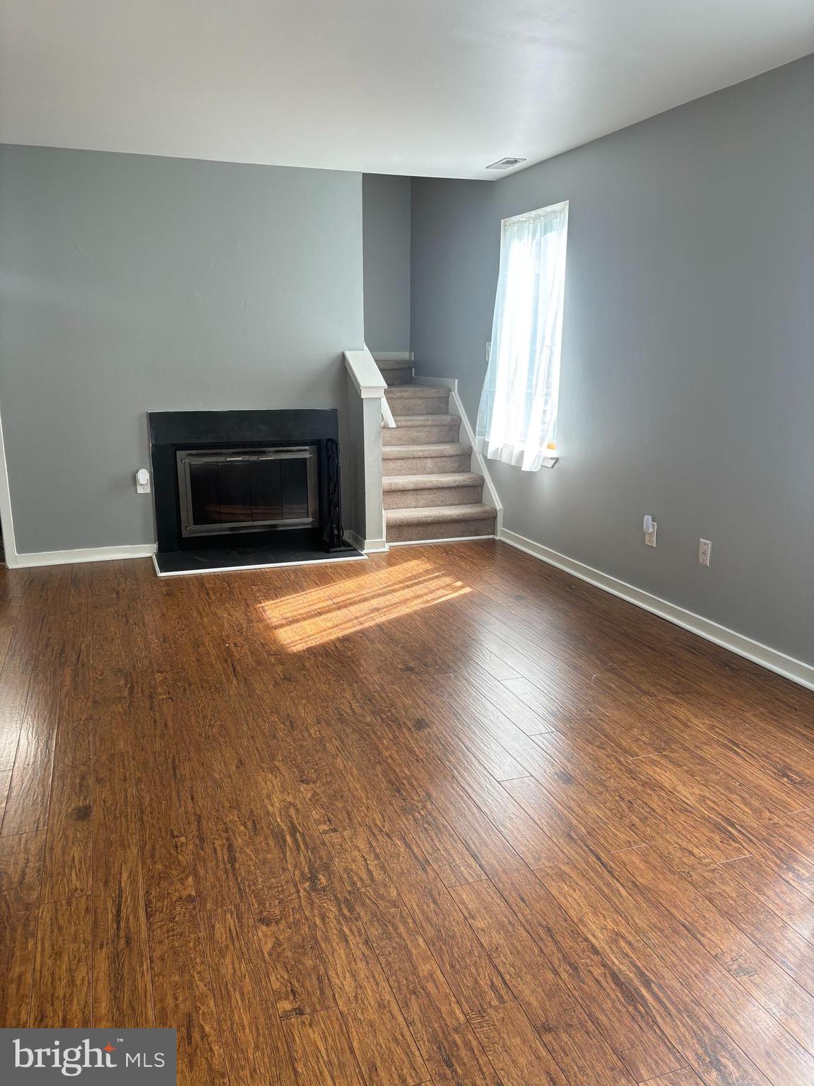 1303 ROBERTS WAY