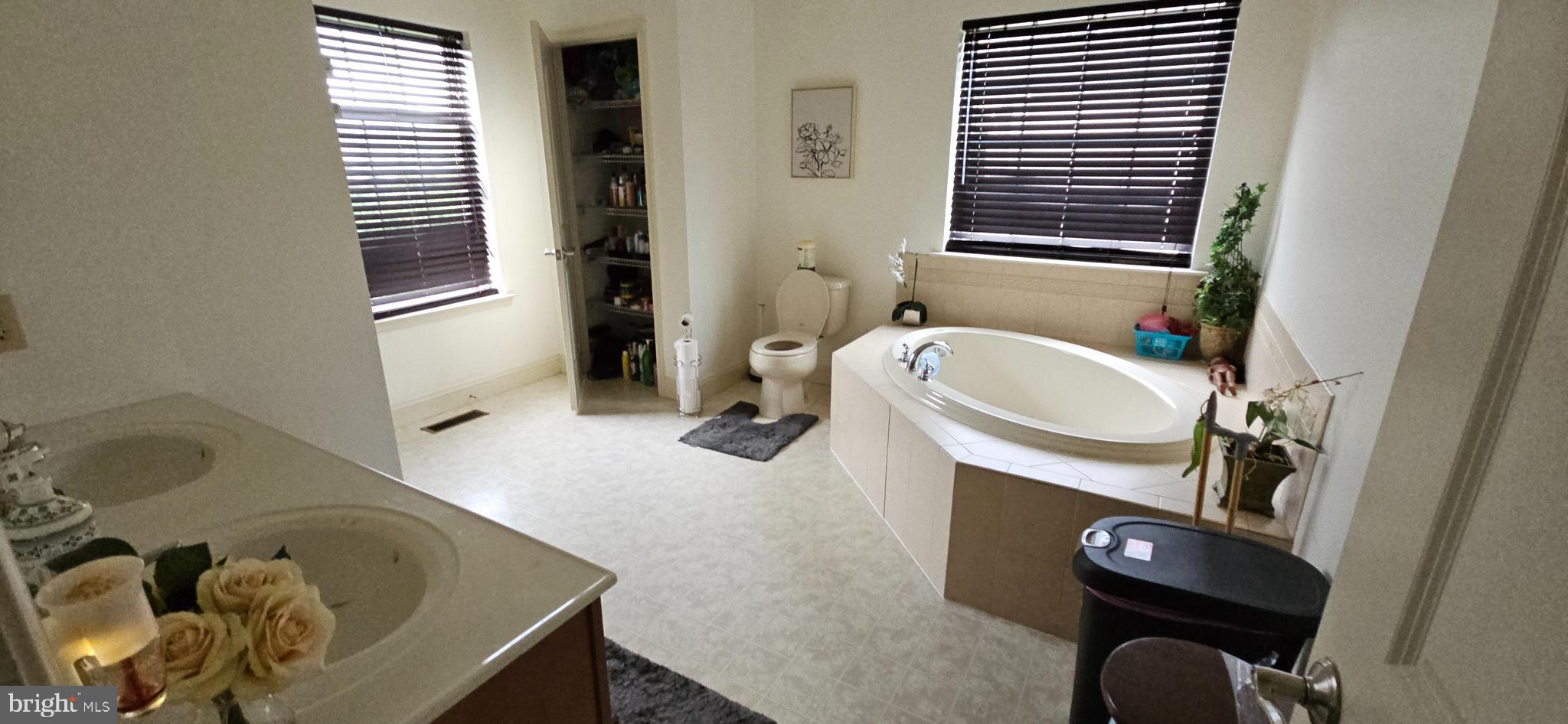 WESTPORT FARM - Residential Lease