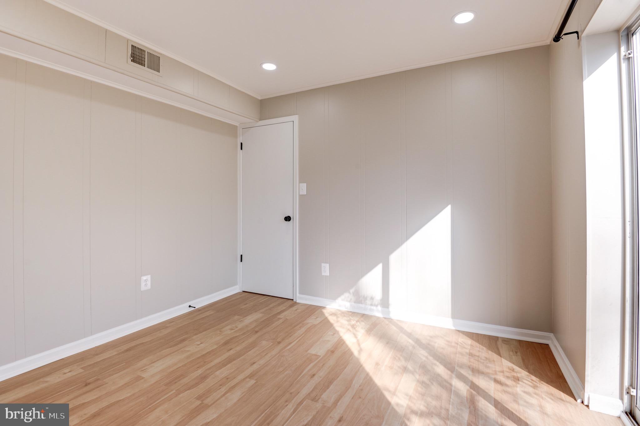 RESTON - Residential Lease