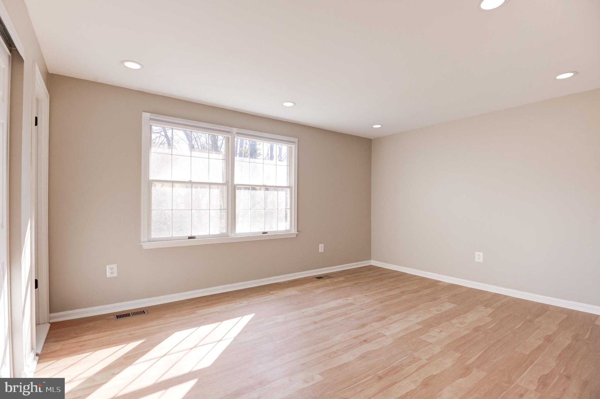 RESTON - Residential Lease