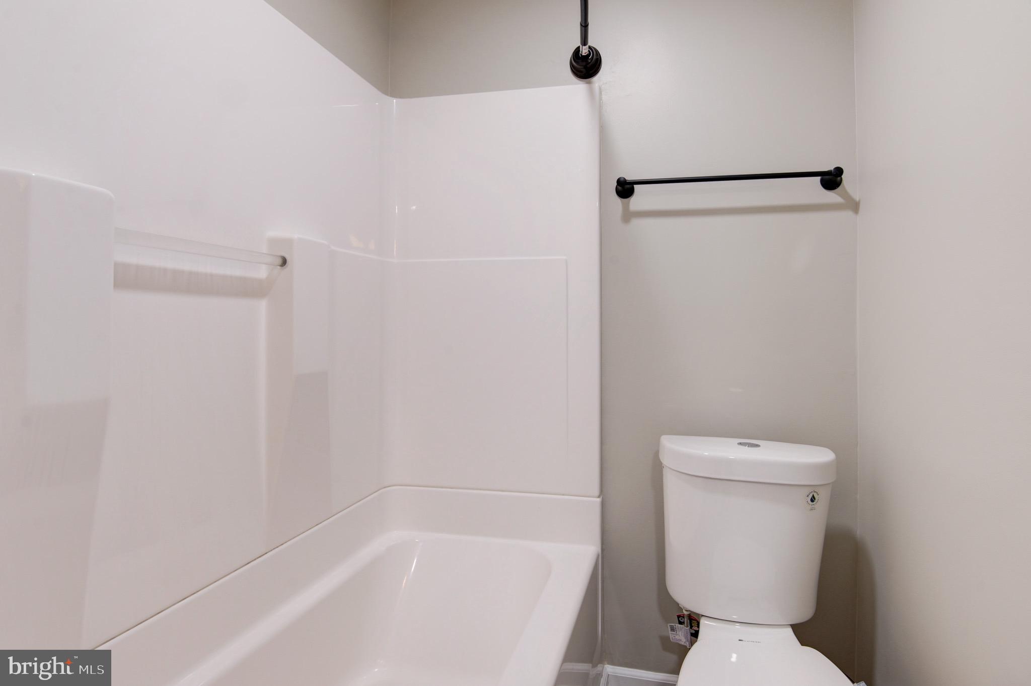 RESTON - Residential Lease