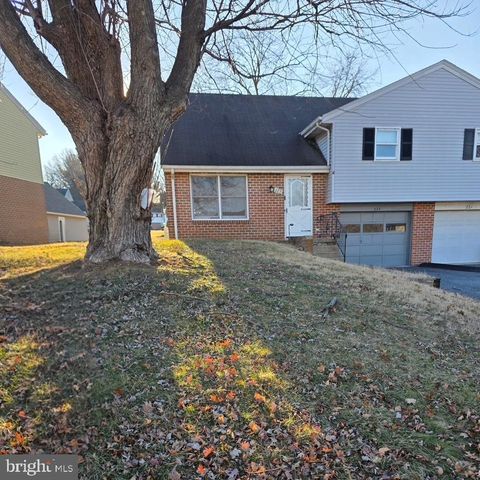 Photo of 223 Colonial Drive, AKRON, PA 17501 (MLS # PALA2081916)