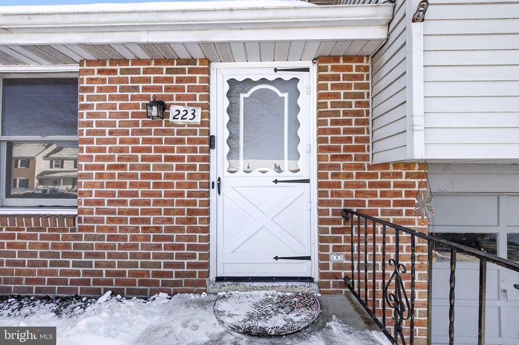 Photo of 223 Colonial Drive, AKRON, PA 17501 (MLS # PALA2081916)